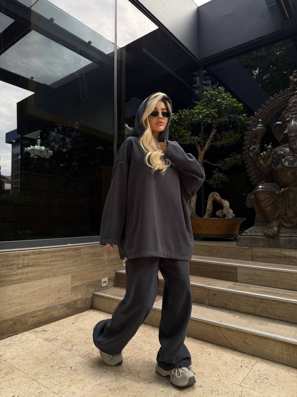 Oversize stiliaus flisinis laisvalaikio kostiumas