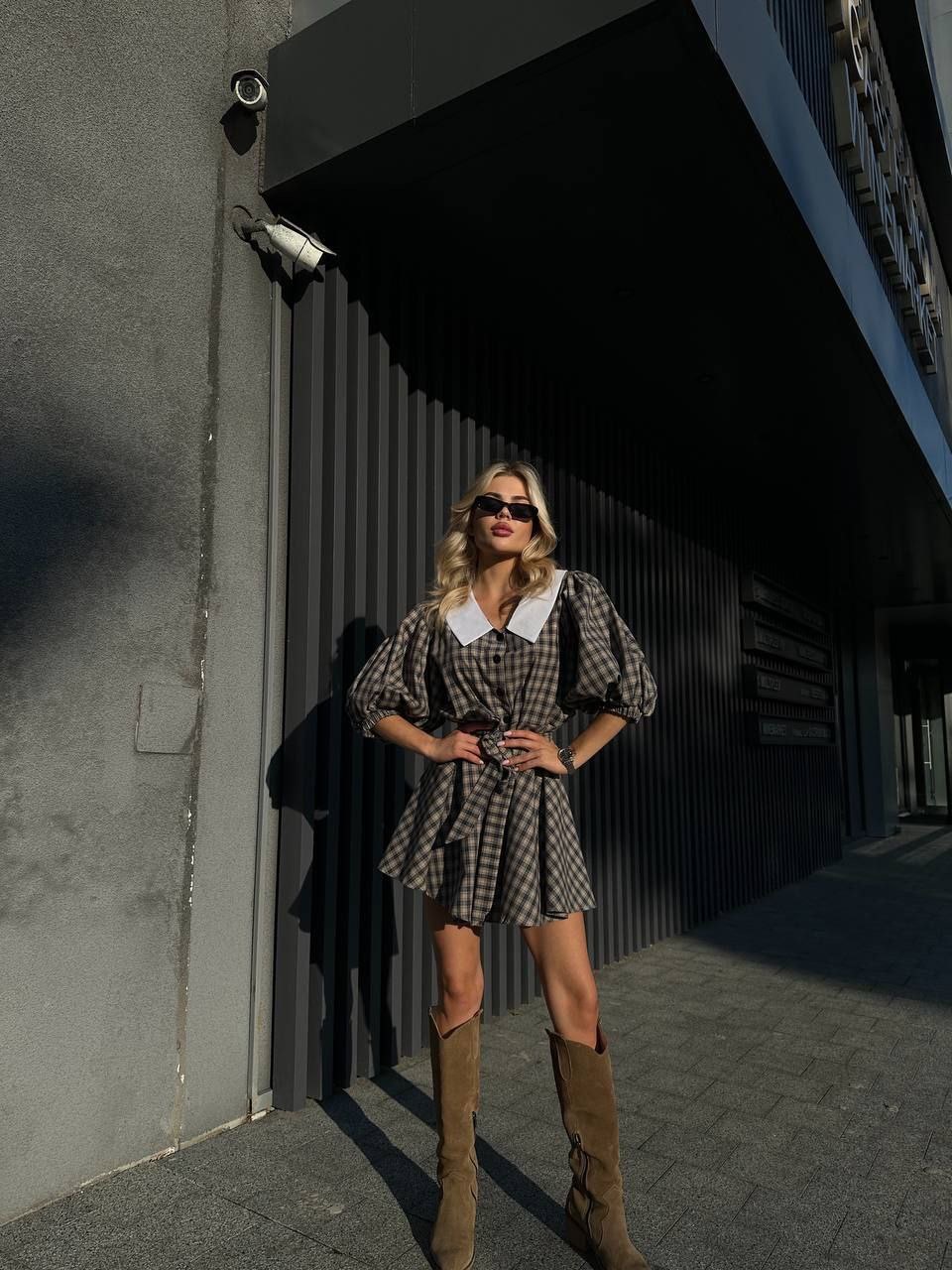 Languota suknelė su dirželiu 