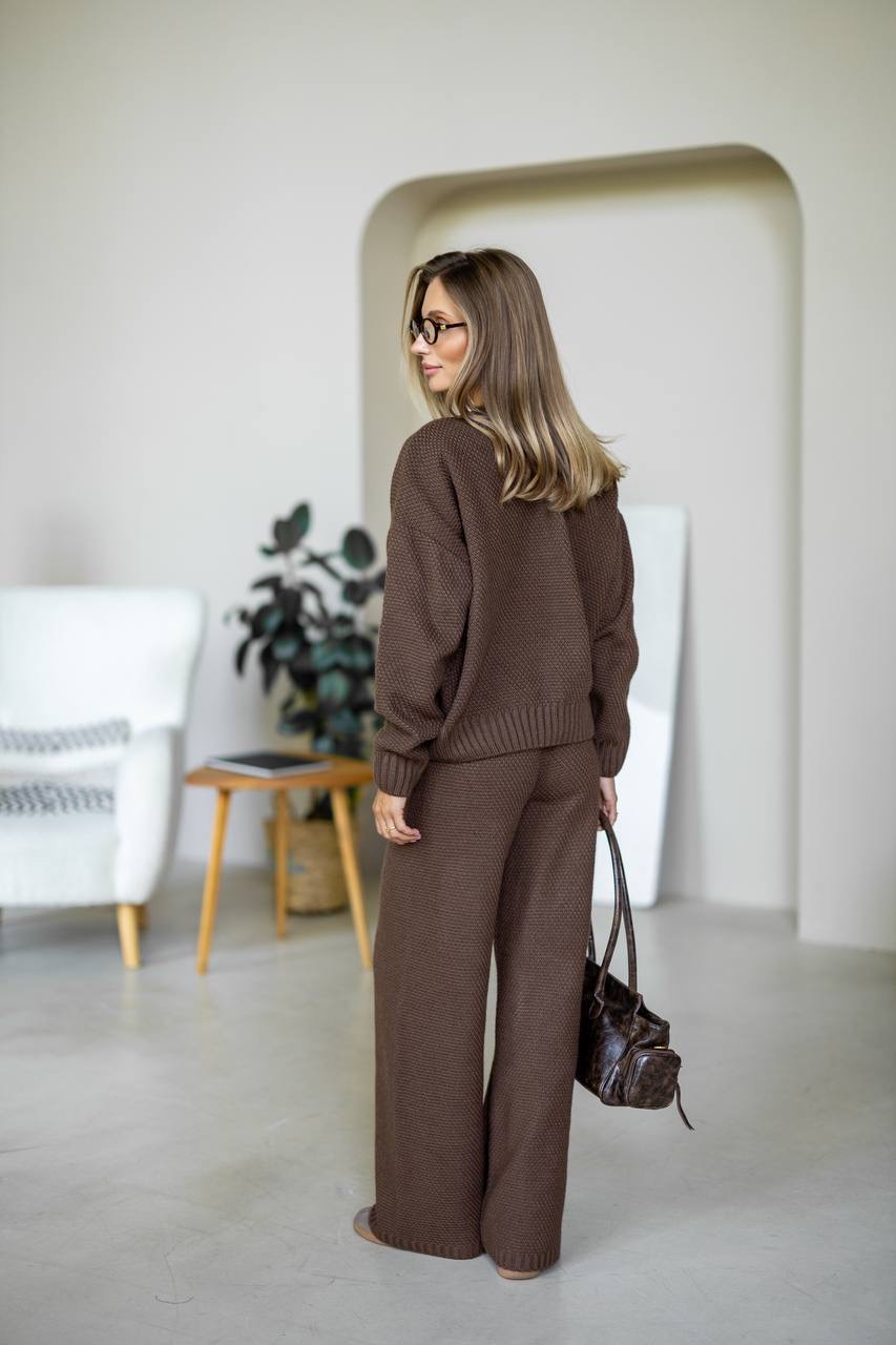 Laisvalaikio kostiumėlis su vilna “Deli”