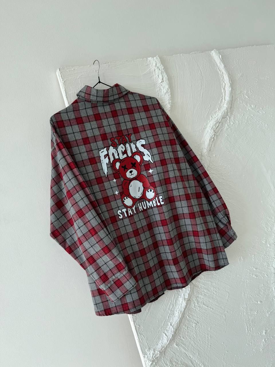 Languoti marškiniai “Stay focus”