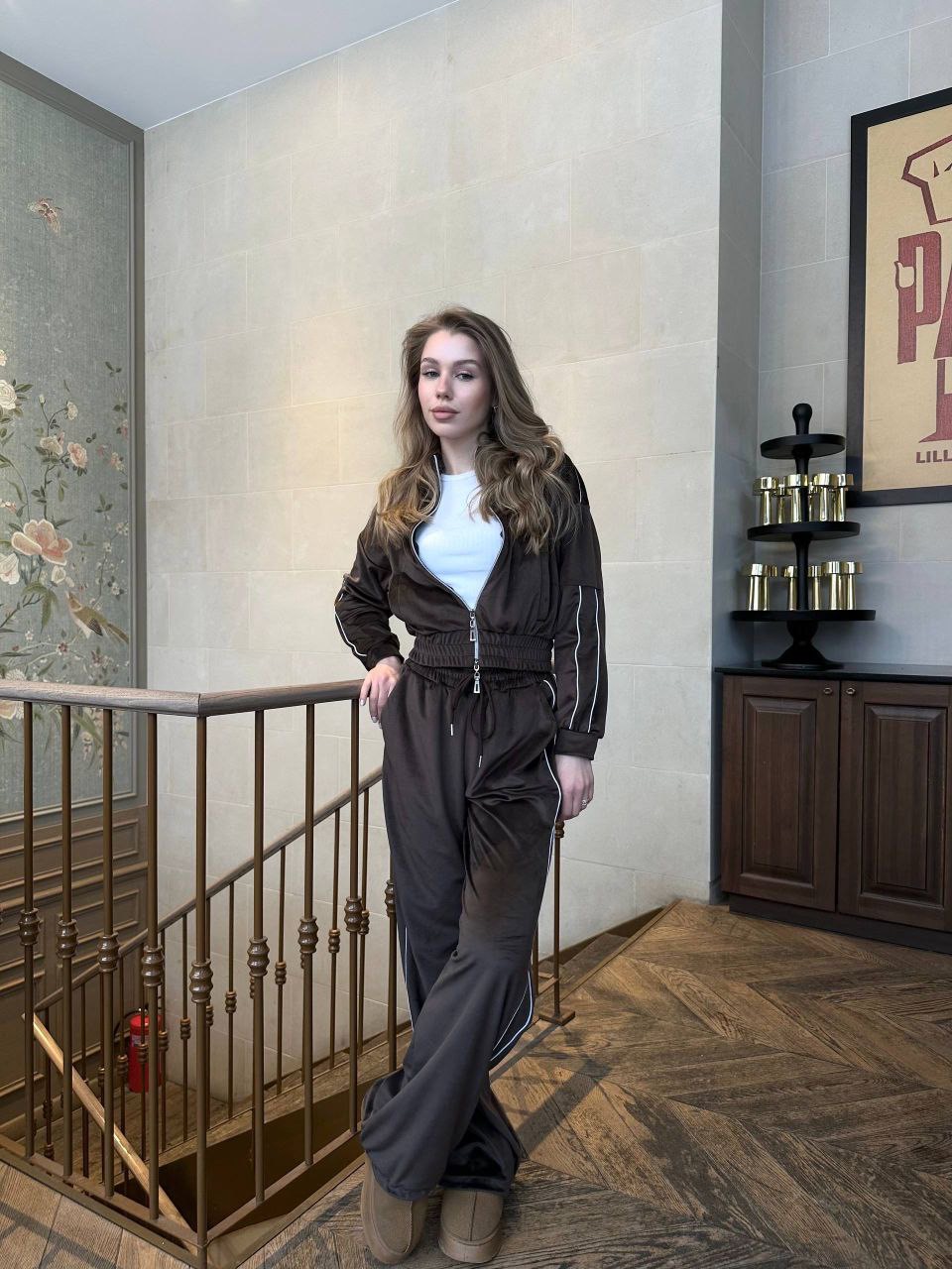 Veliūrinis laisvalaikio kostiumas “Ariana”