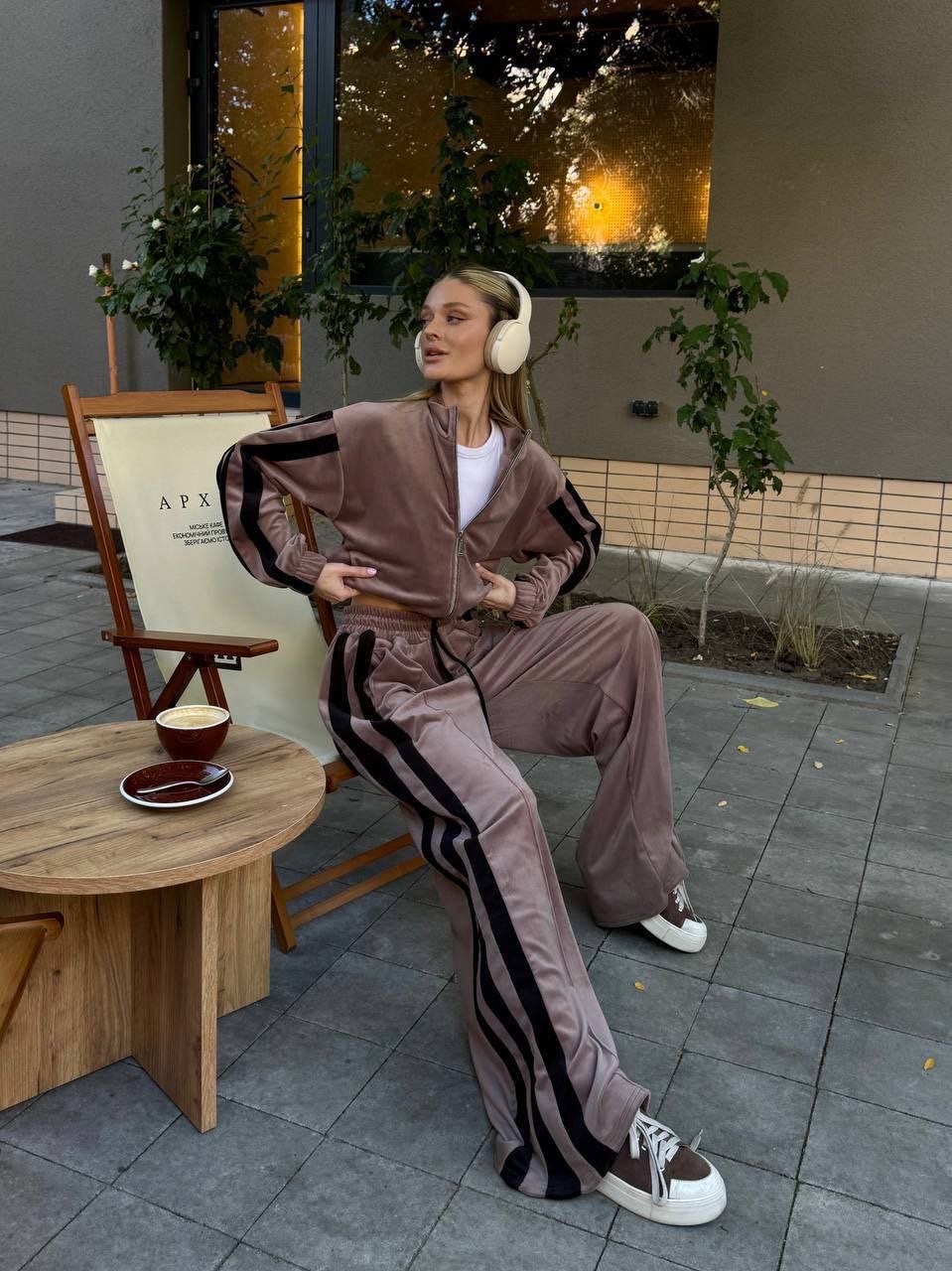 Laisvalaikio kostiumėlis “Lover”