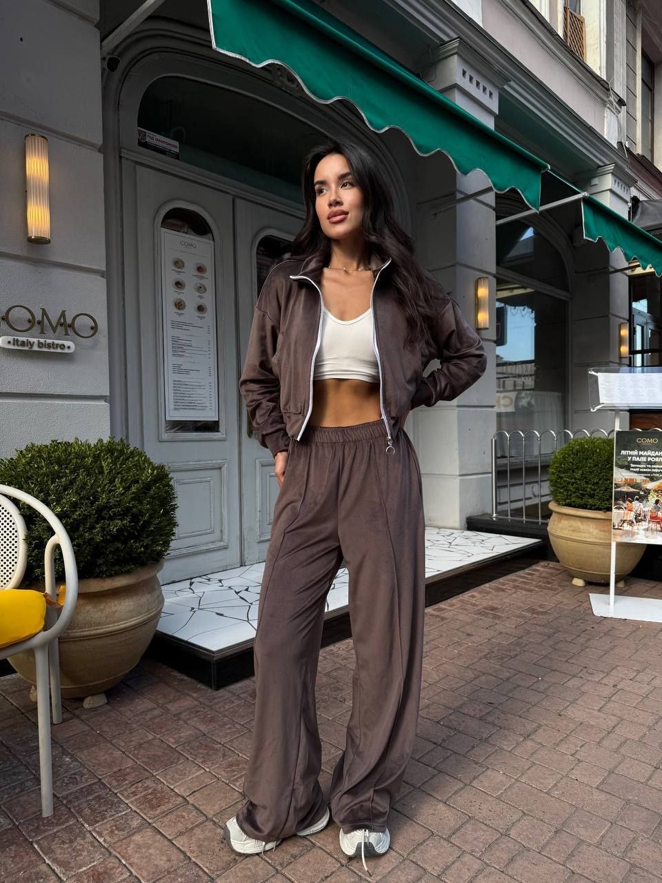 Veliūrinis laisvalaikio kostiumėlis “Comfi”