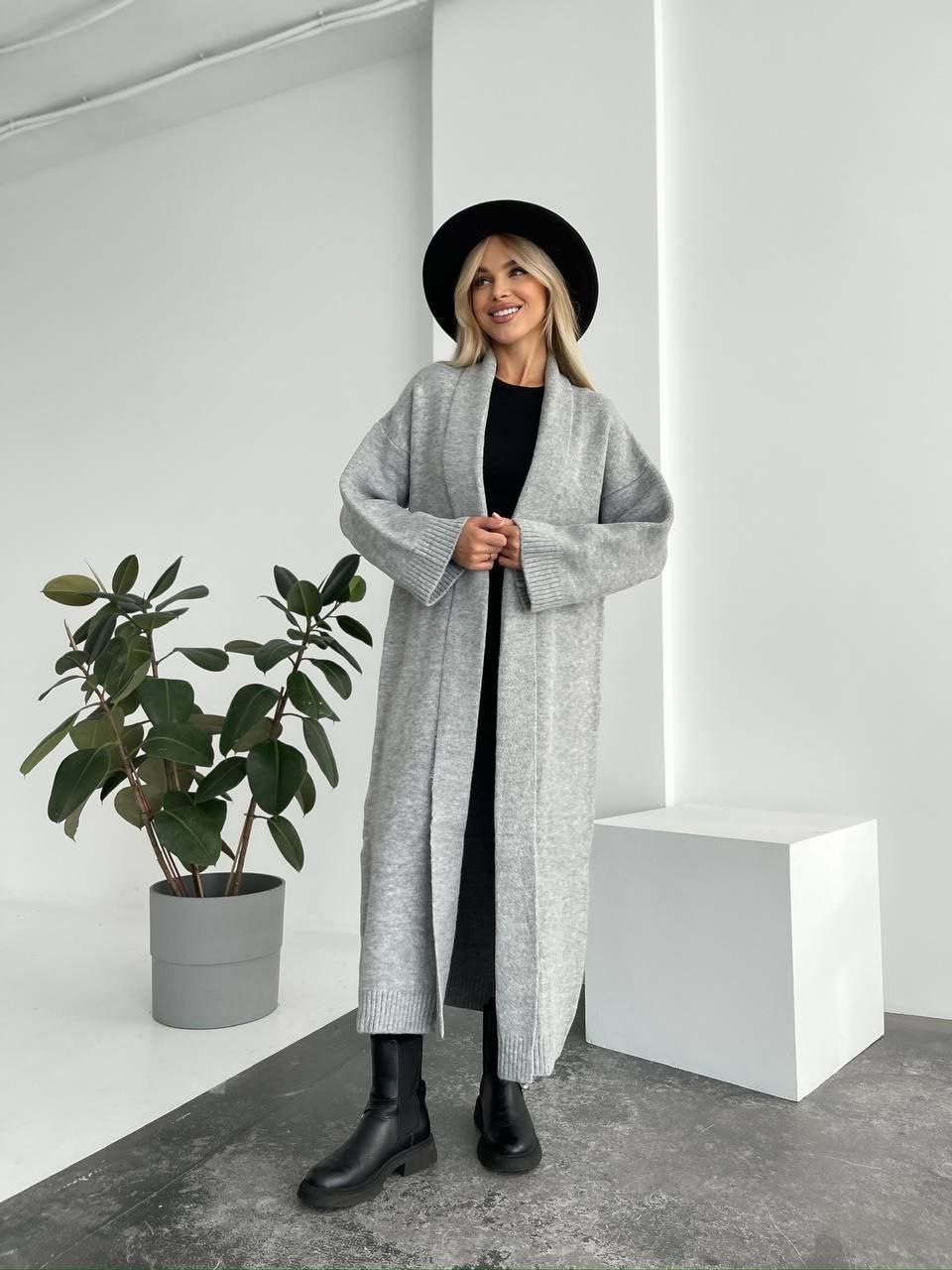 Pilkos spalvos kardiganas su vilna