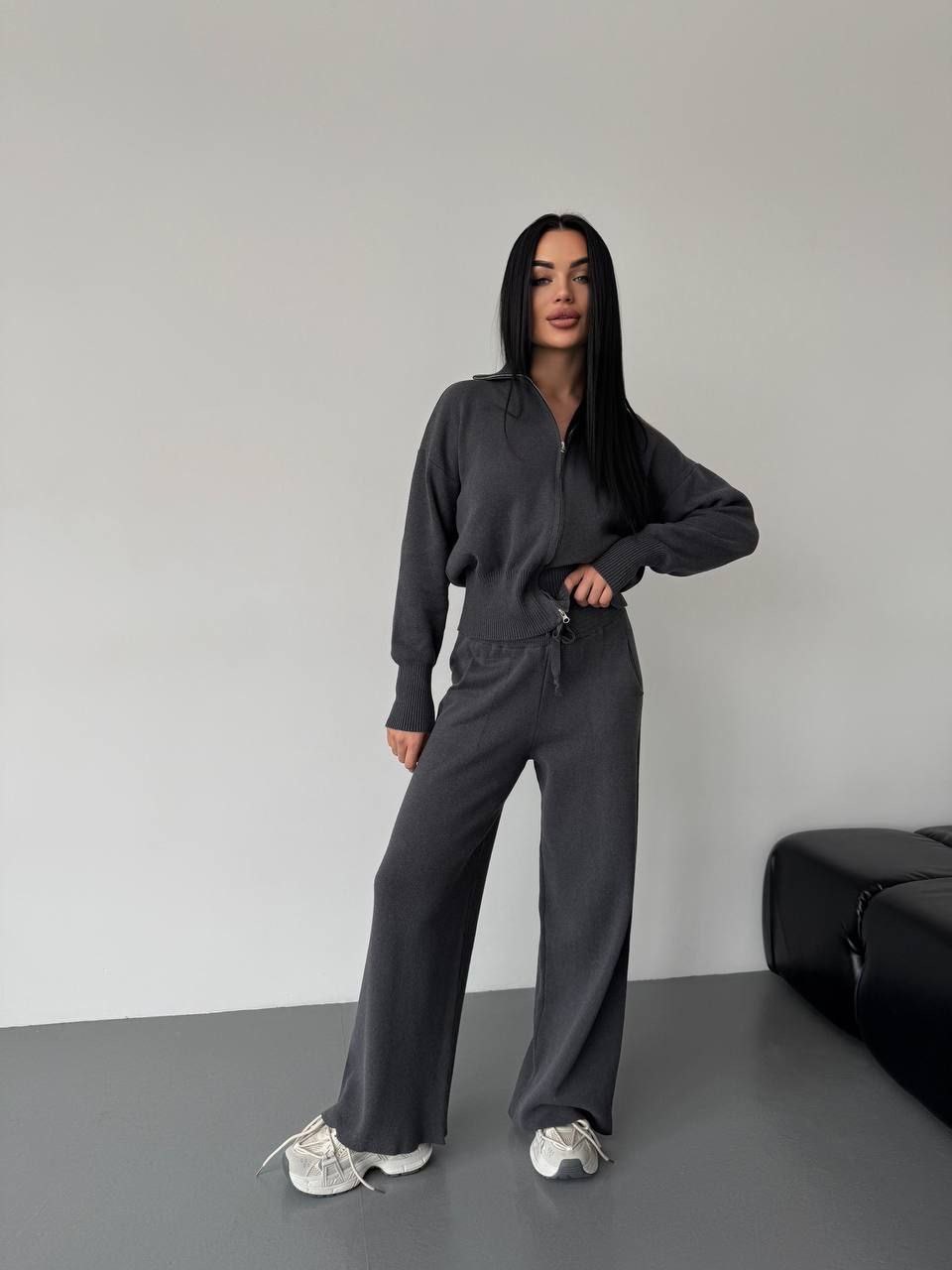 Laisvalaikio kostiumėlis “Mona”