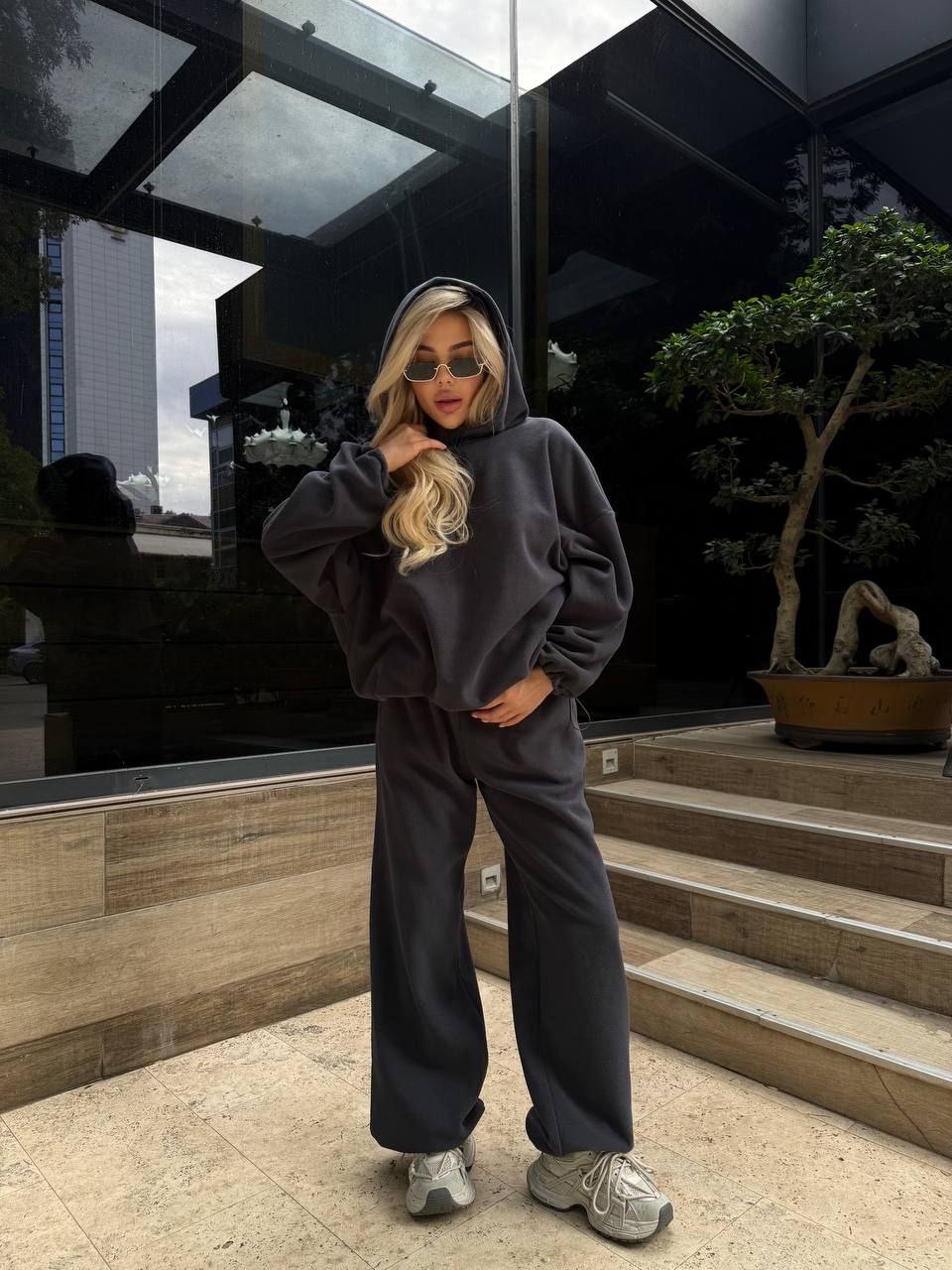 Oversize stiliaus flisinis laisvalaikio kostiumas