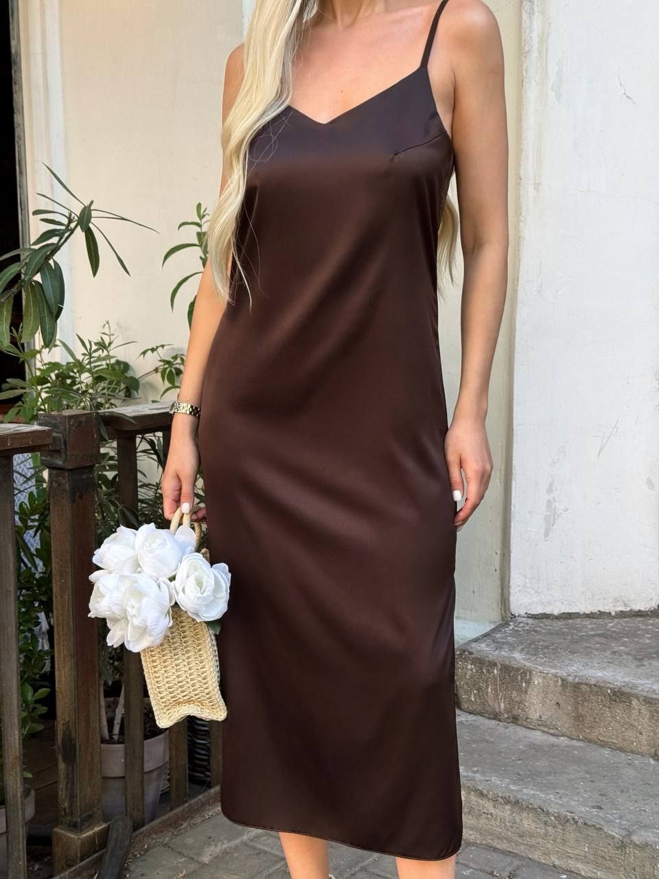 Rudos spalvos ilga suknelė