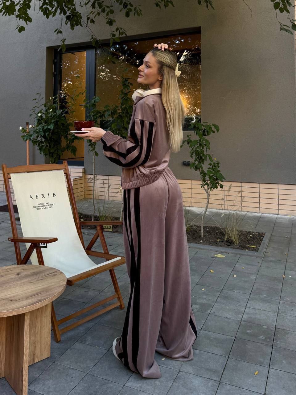 Laisvalaikio kostiumėlis “Lover”