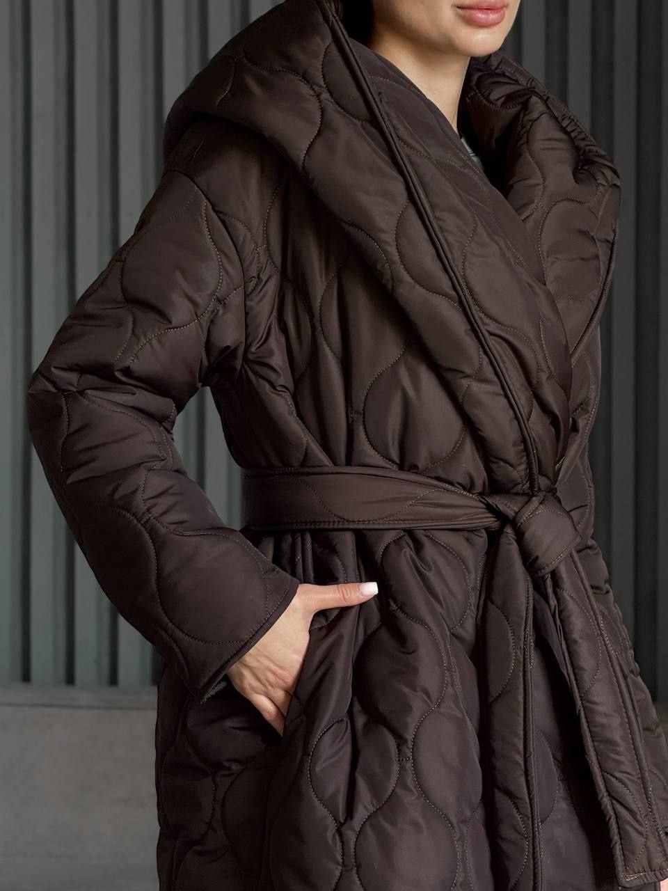 Ilga striukė su dirželiu “Mochy”