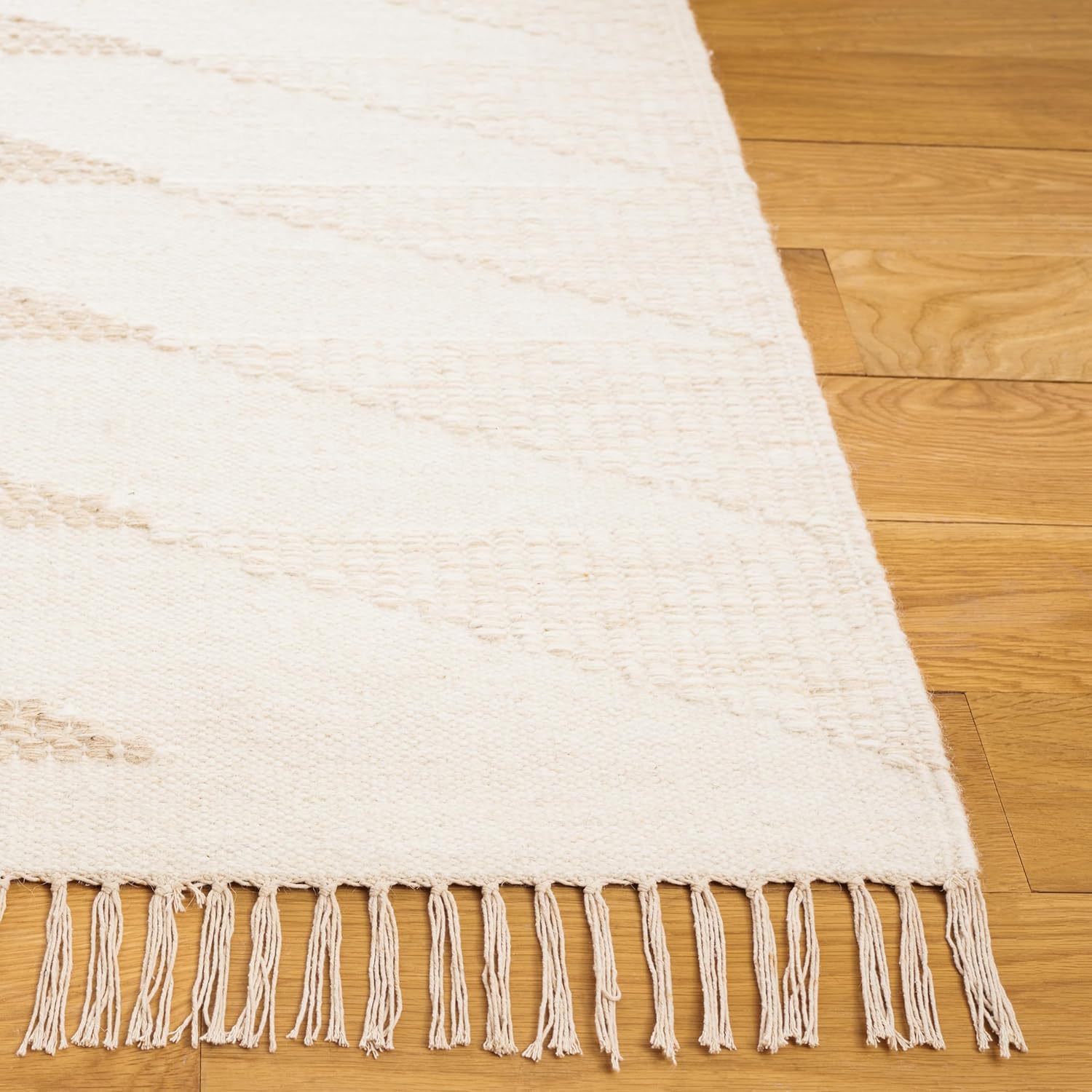 Geometric Wool Kilim | A Touch of Authenticity with a Contemporary Twist