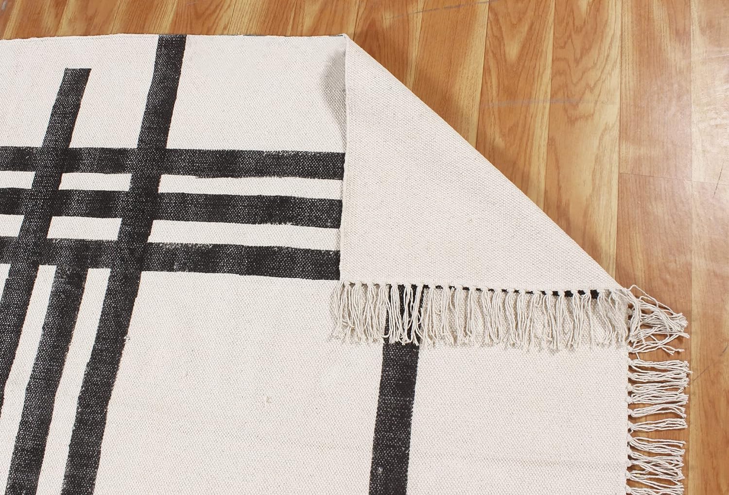 Lines of Tradition | Egyptian Wool Kilim with Contemporary Design Telling Stories of Craftsmanship