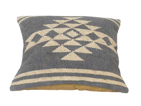 Opulent Cushion – A Touch of Timeless Luxury