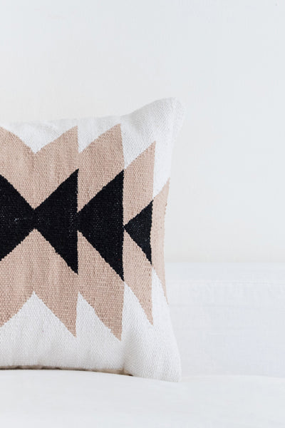Pure Comfort, Unmatched Elegance – The Wool Cushion of Your Dreams