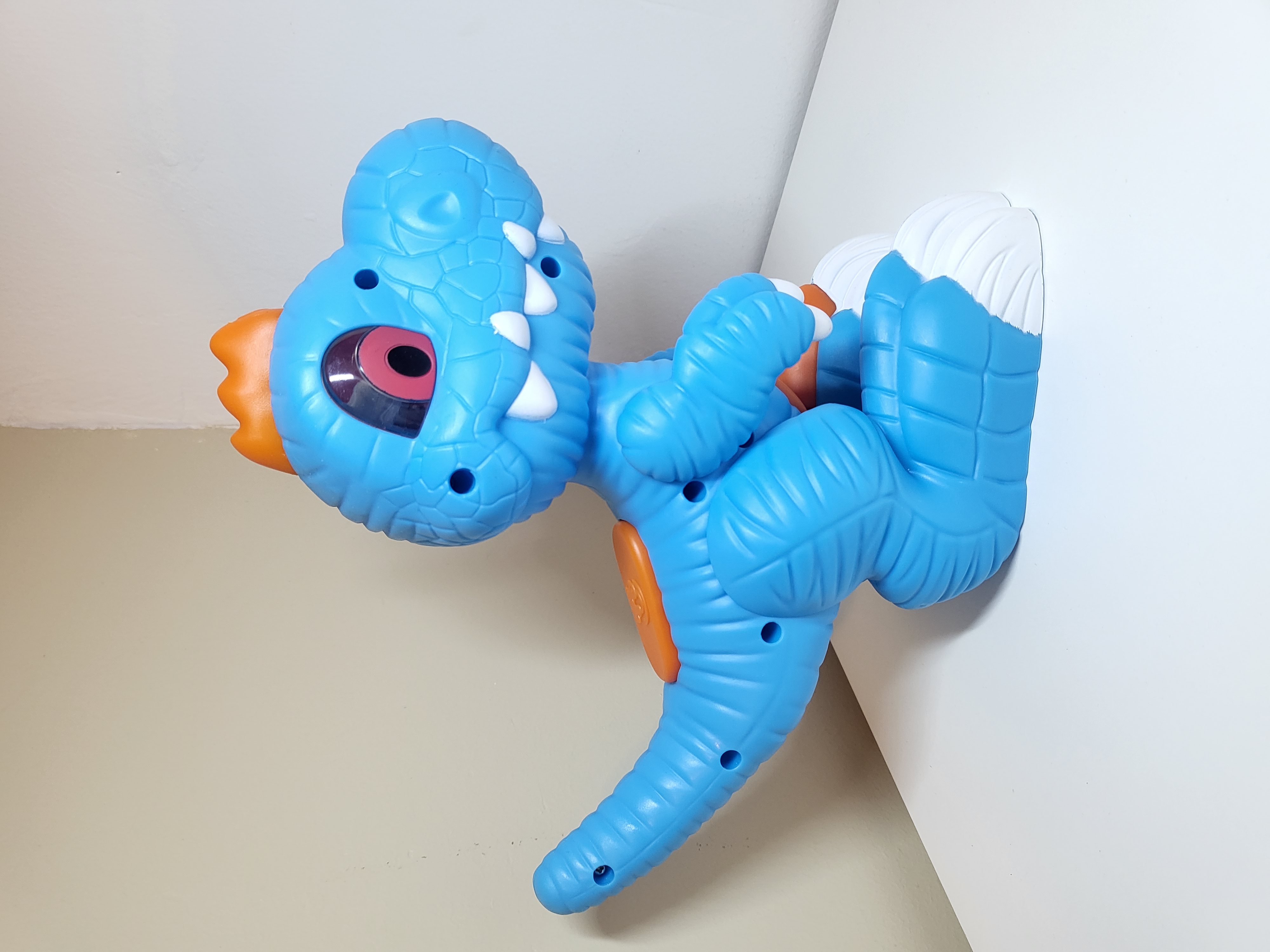 MĖLYNAS DINOZAURAS