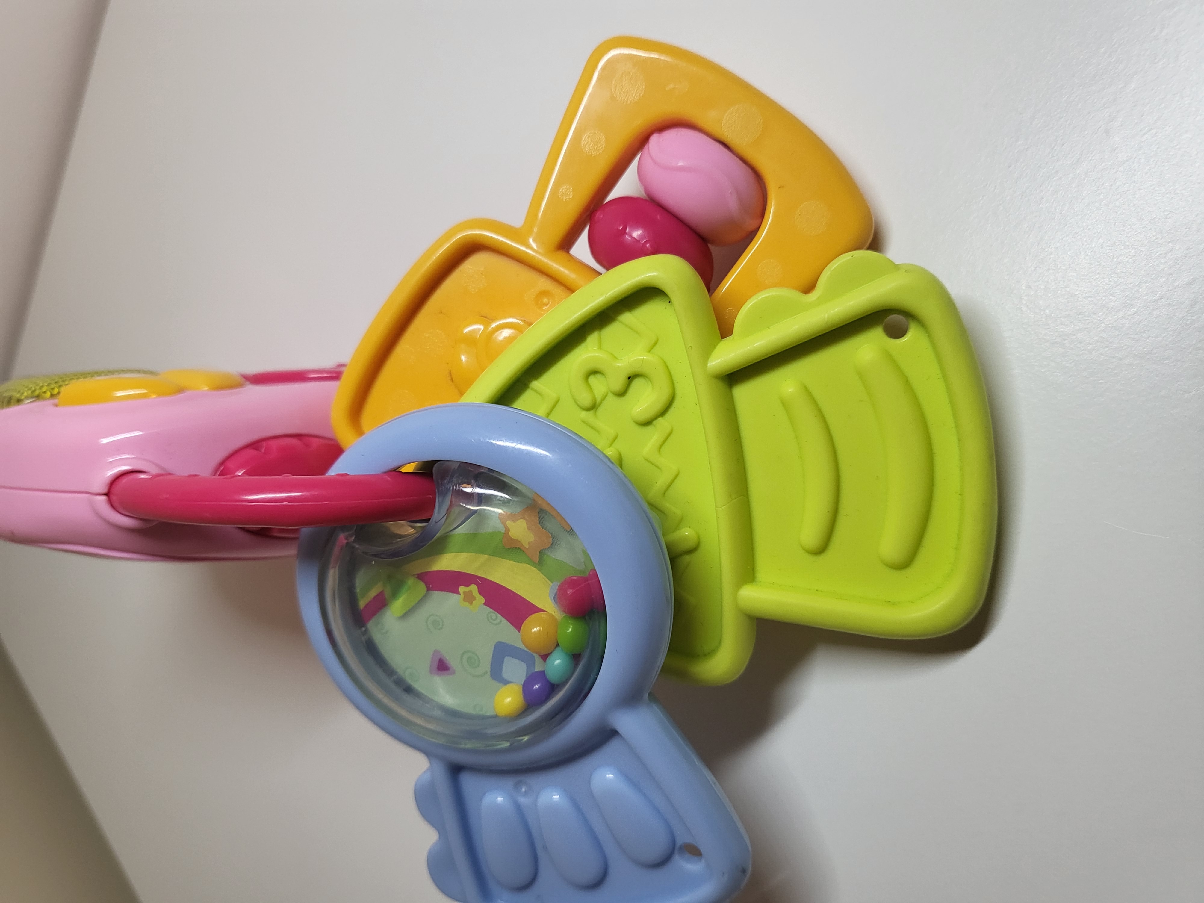 "VTECH" AUTOMOBILIO ŽAISLINIS PULTELIS SU RAKTELIAIS"