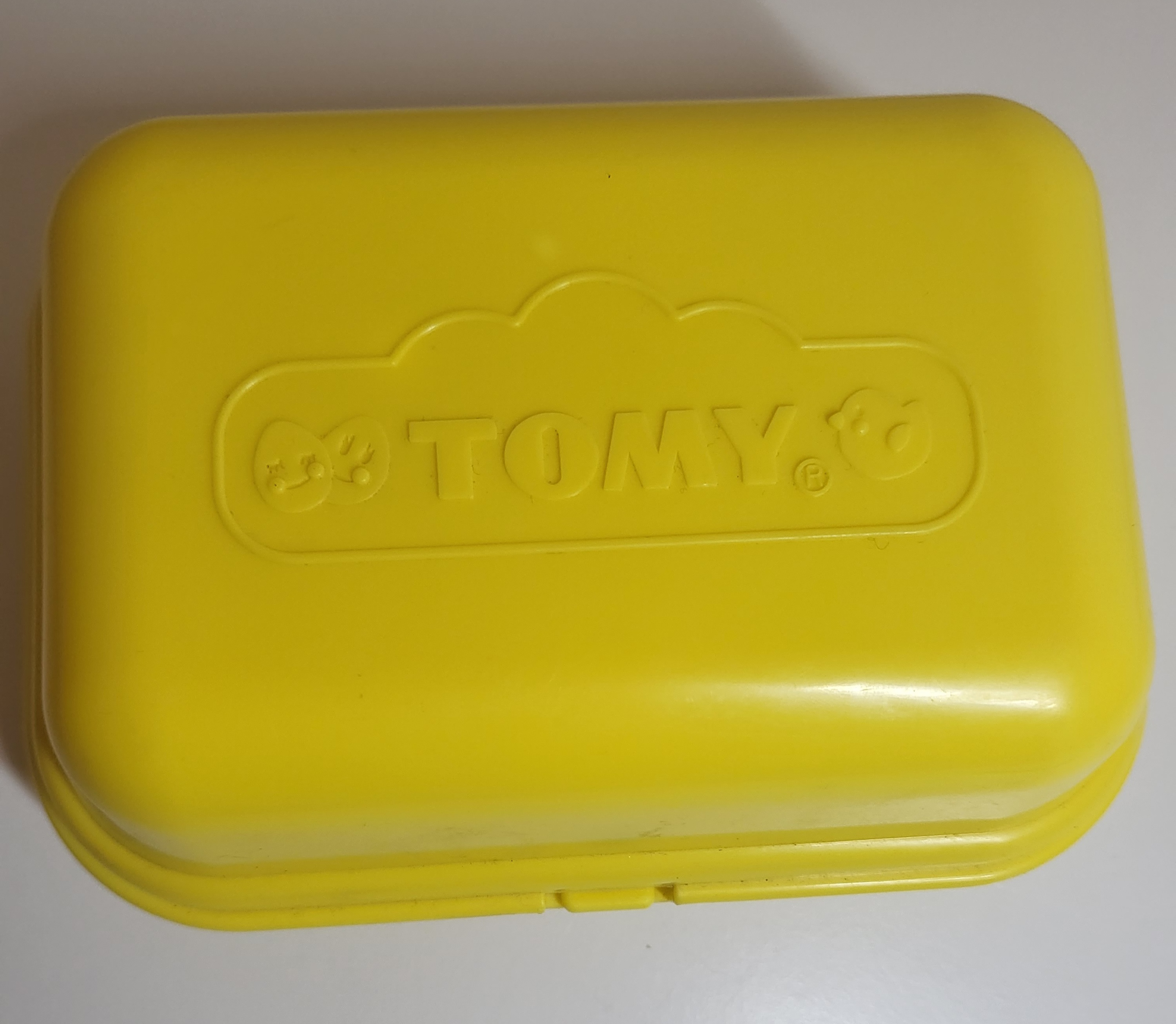 "TOMY" LINKSMI KIAUŠINIAI SU VEIDUKAIS