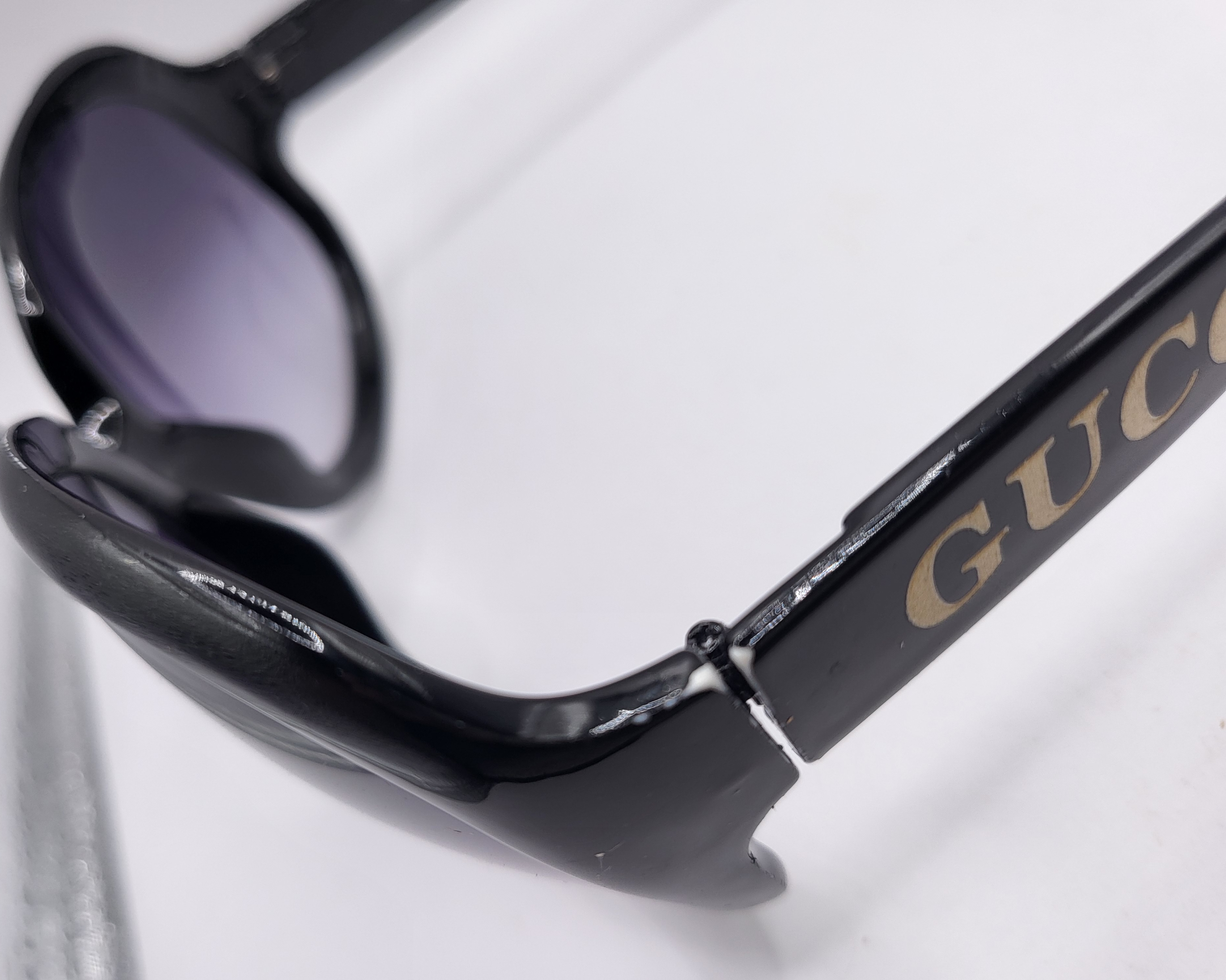 "GUCCI" AKINIAI NUO SAULĖS