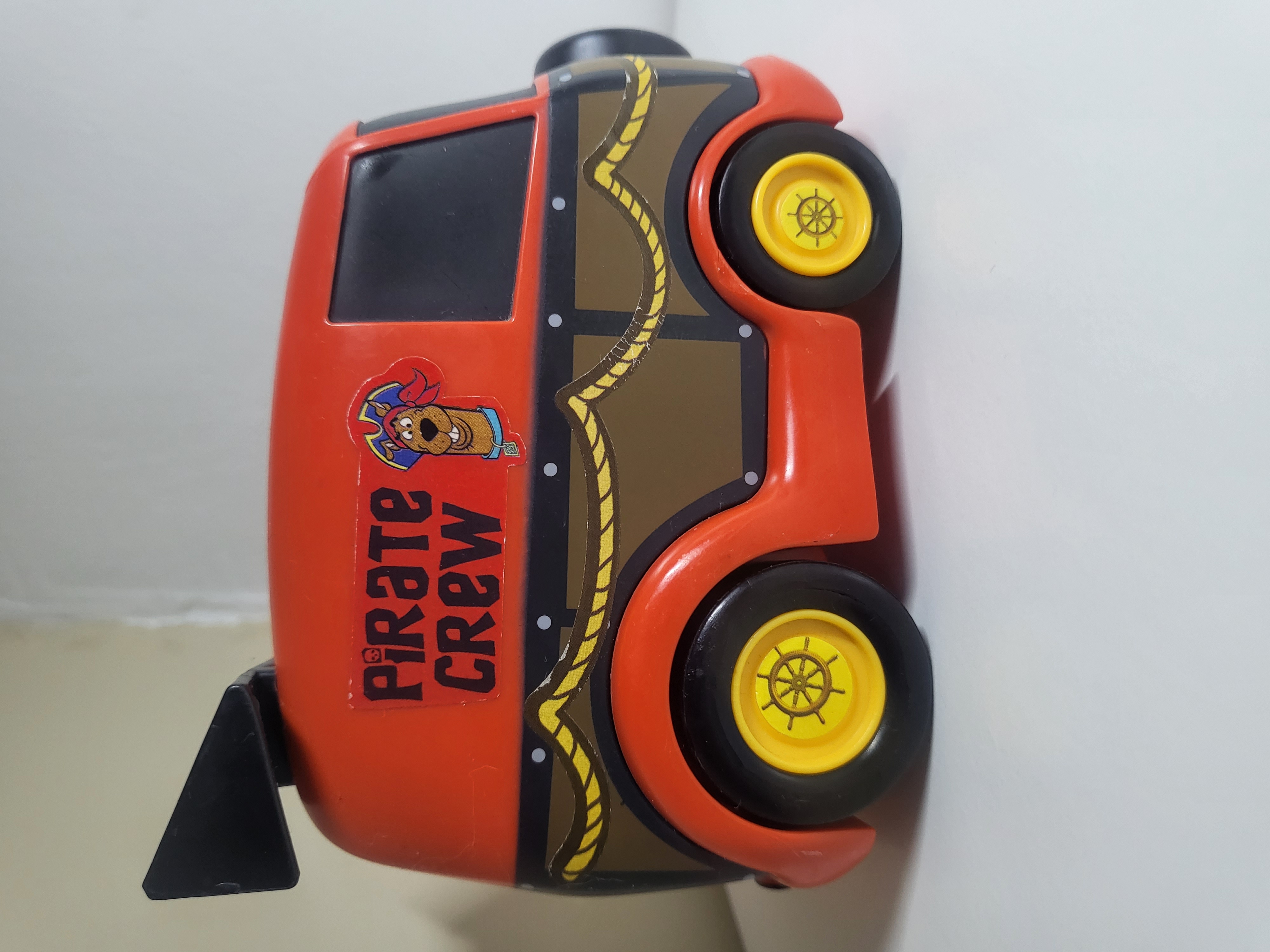 PIRATŲ ĮGULOS ŽAISLINIS VAIKIŠKAS AUTOMOBILIS