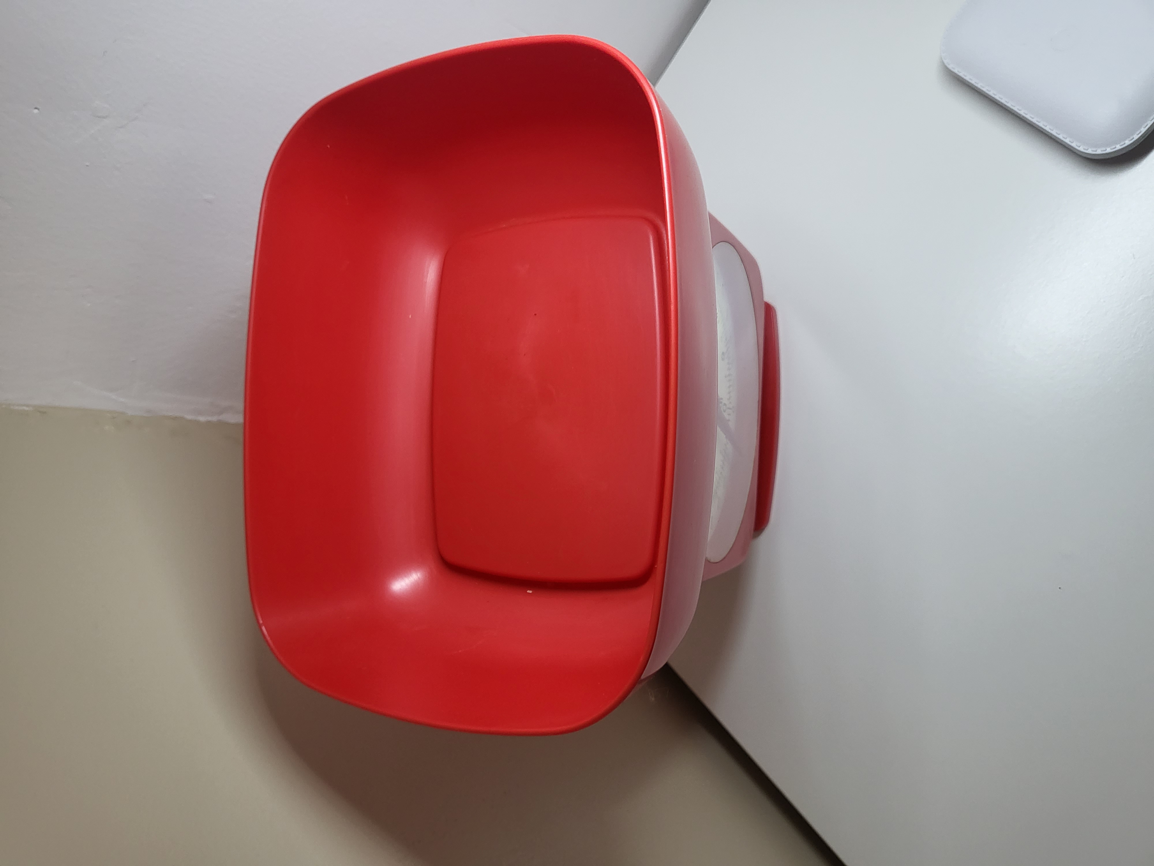 VINTAŽINĖS SVARSTYKLĖS SU INDELIU