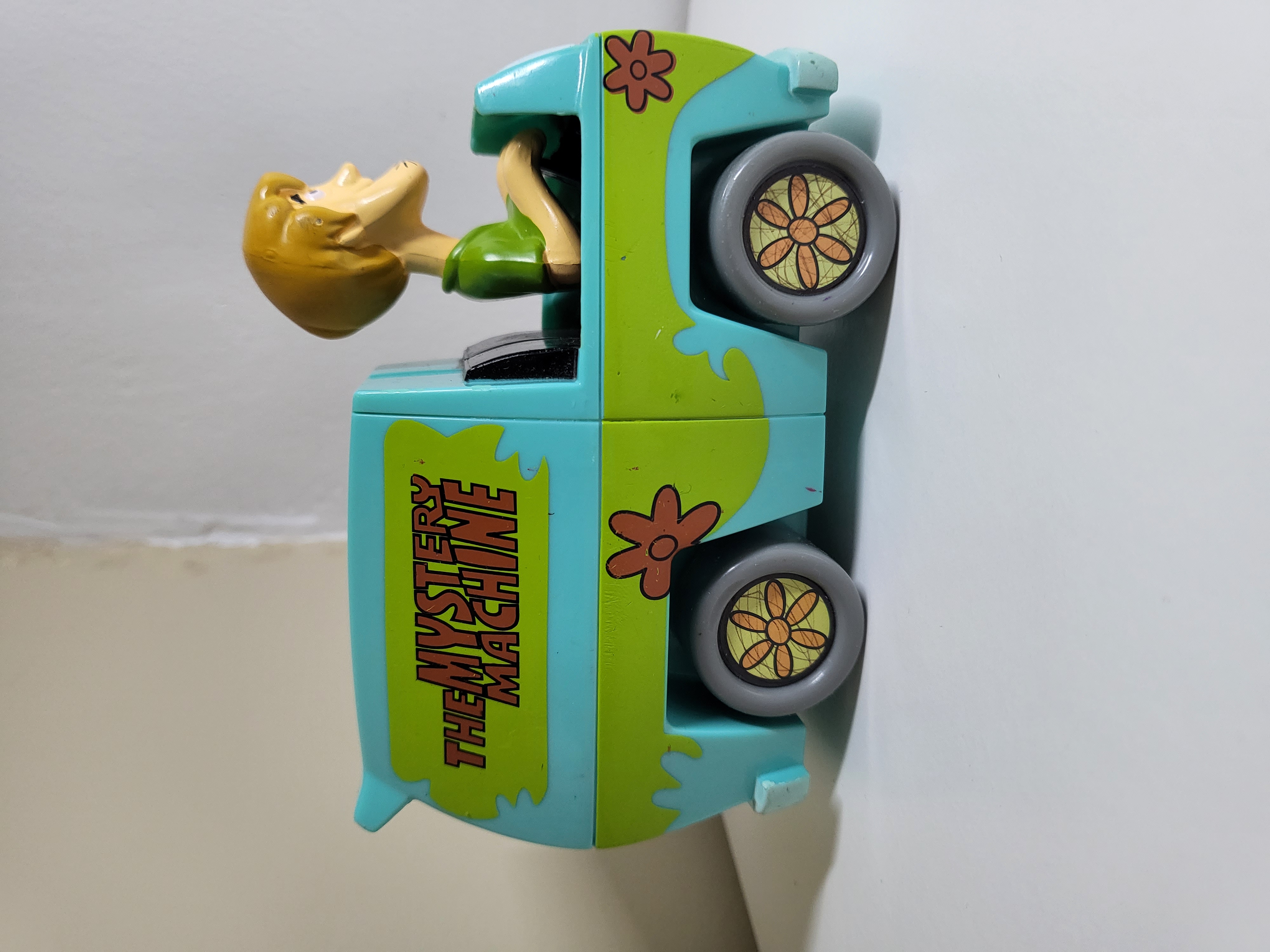 "MYSTERY MACHINE" AUTOMOBILIS