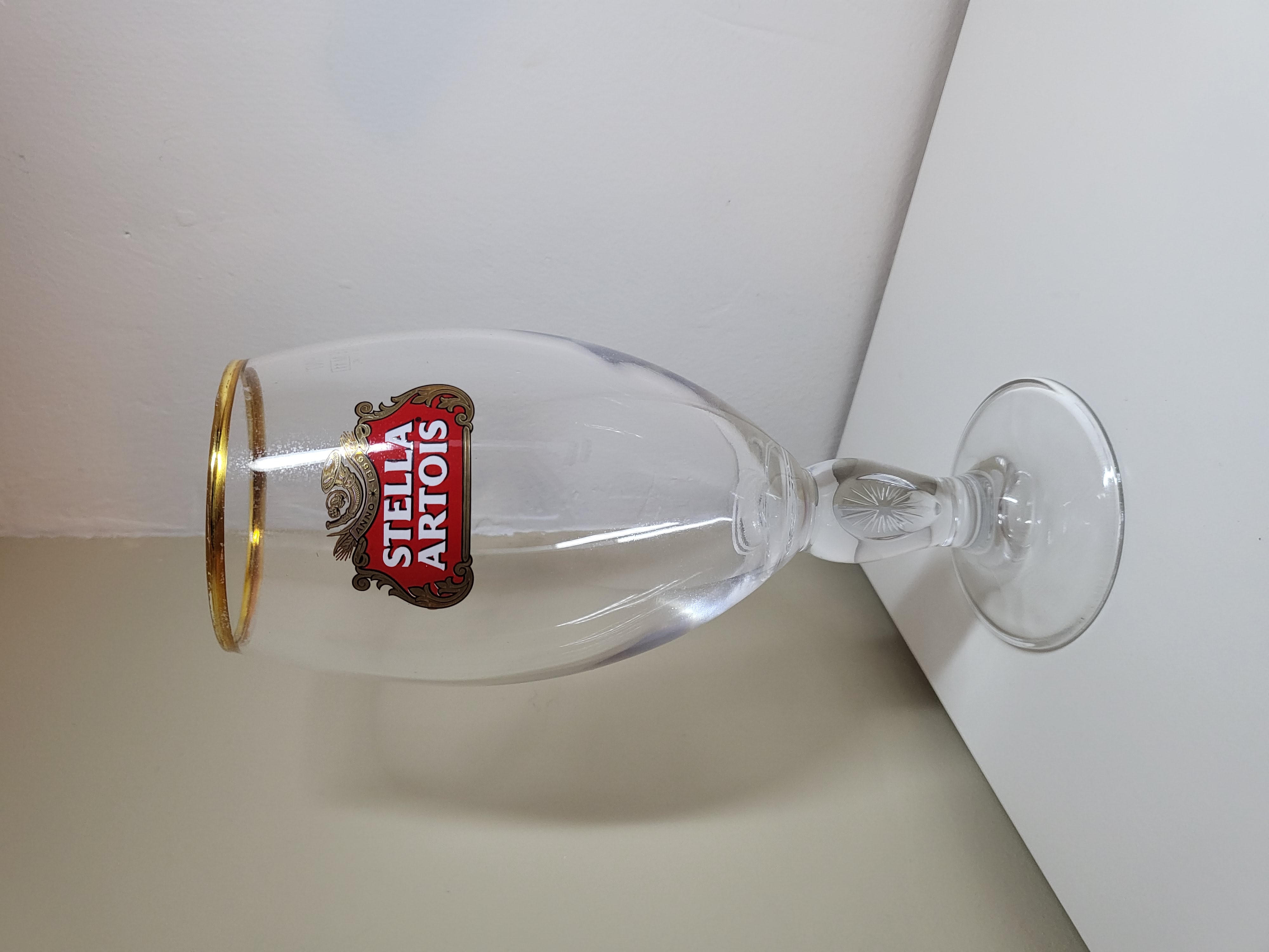 STIKLINĖ TAURĖ "STELLA ARTOIS" 