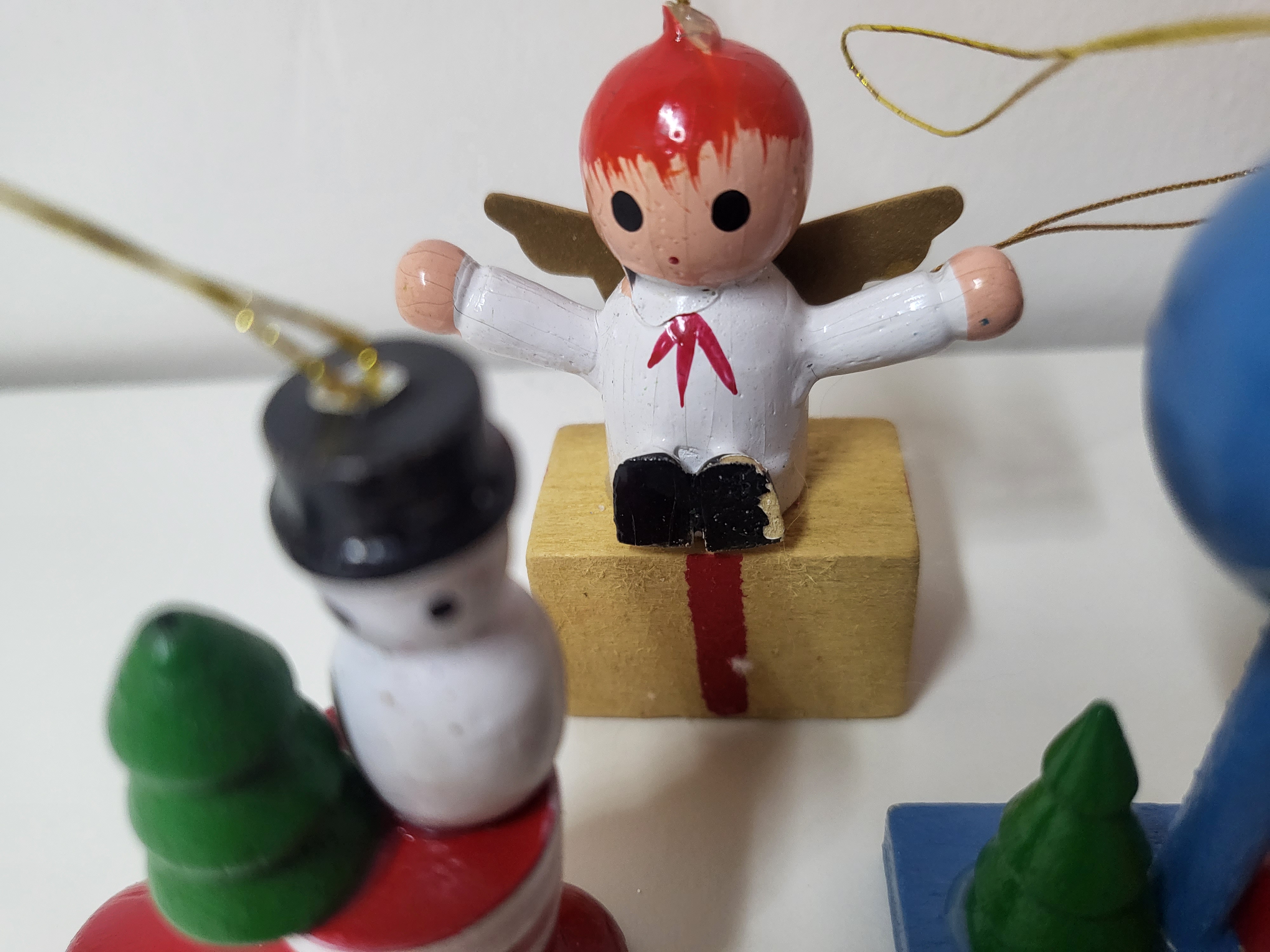 KALĖDINIAI ŽAISLIUKAI – MEDINĖS FIGŪRĖLĖS