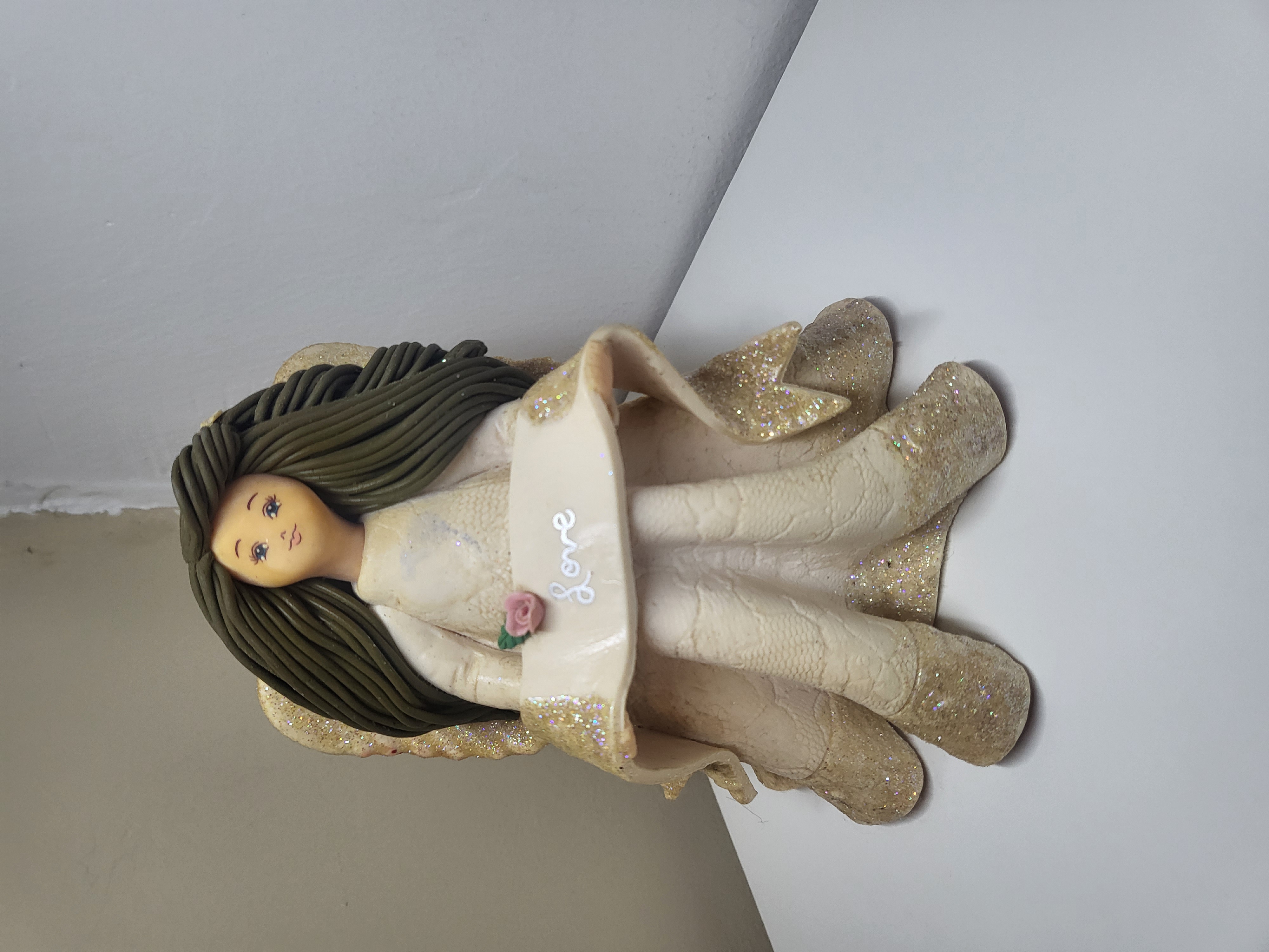 KNEEDED ANGELS „RIBBON OF LOVE“ FIGŪRĖLĖ