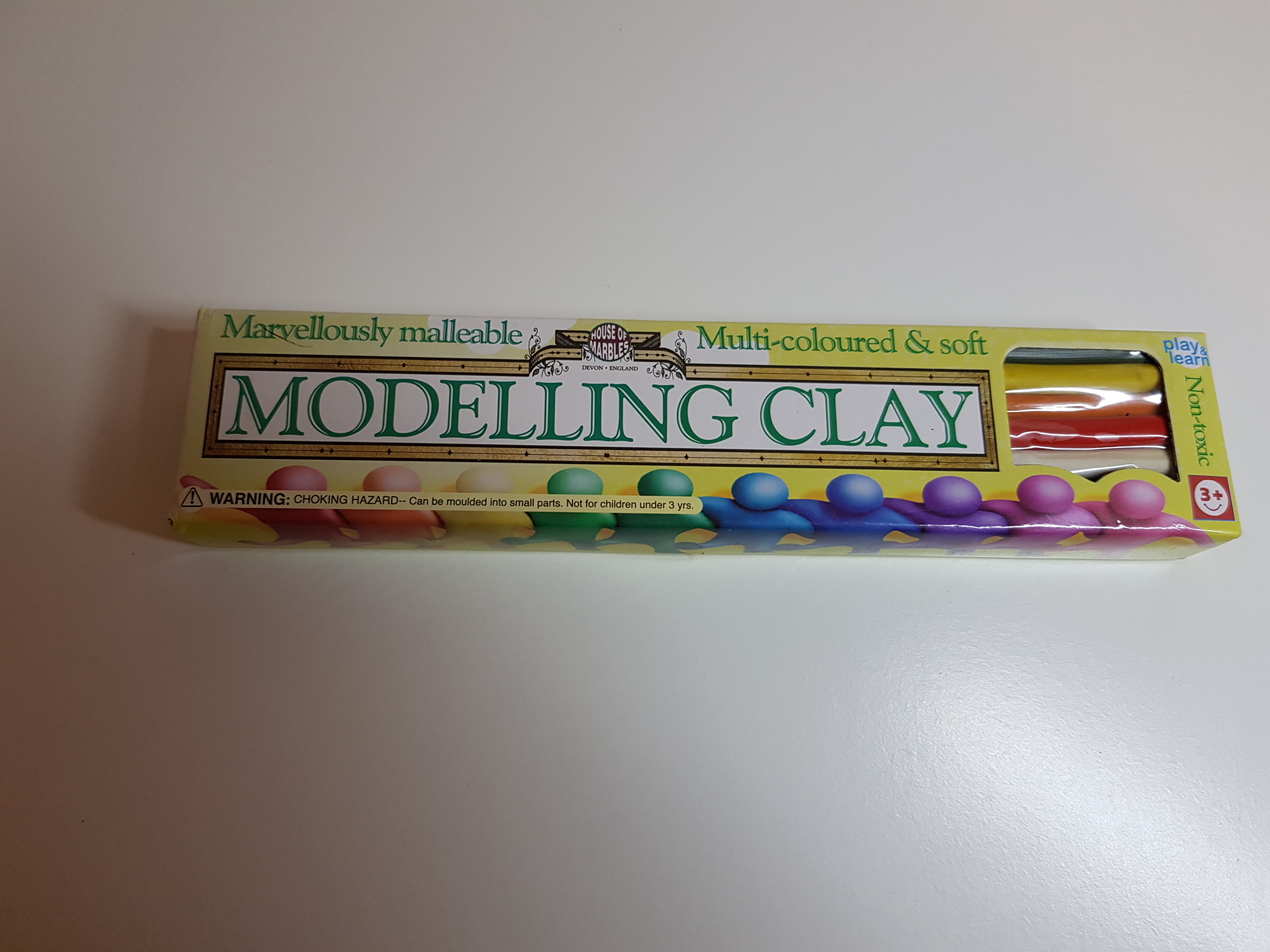 SPALVOTAS PLASTILINAS