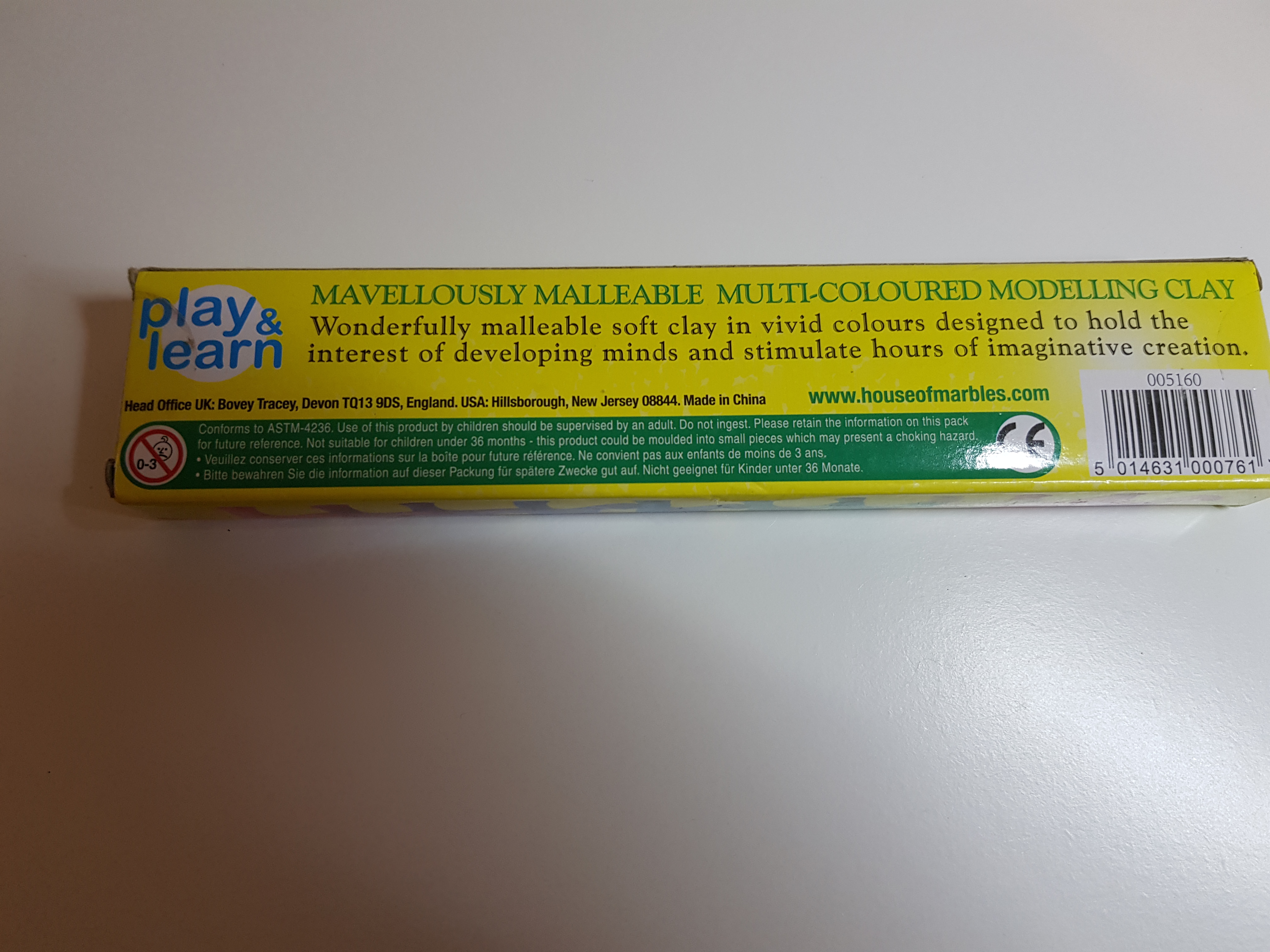 SPALVOTAS PLASTILINAS