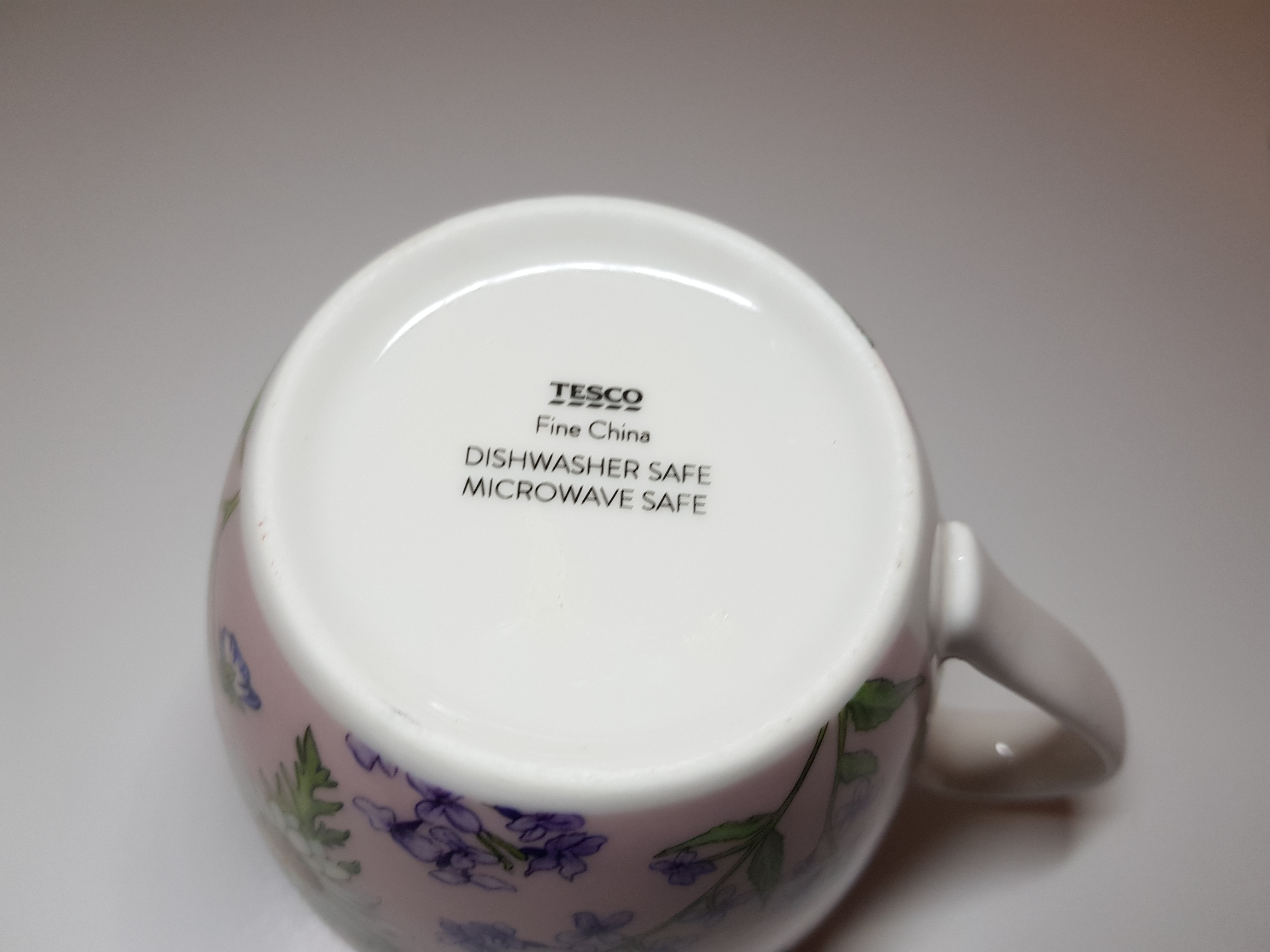 PUODELIS SU GĖLIŲ RAŠTAIS "TESCO"