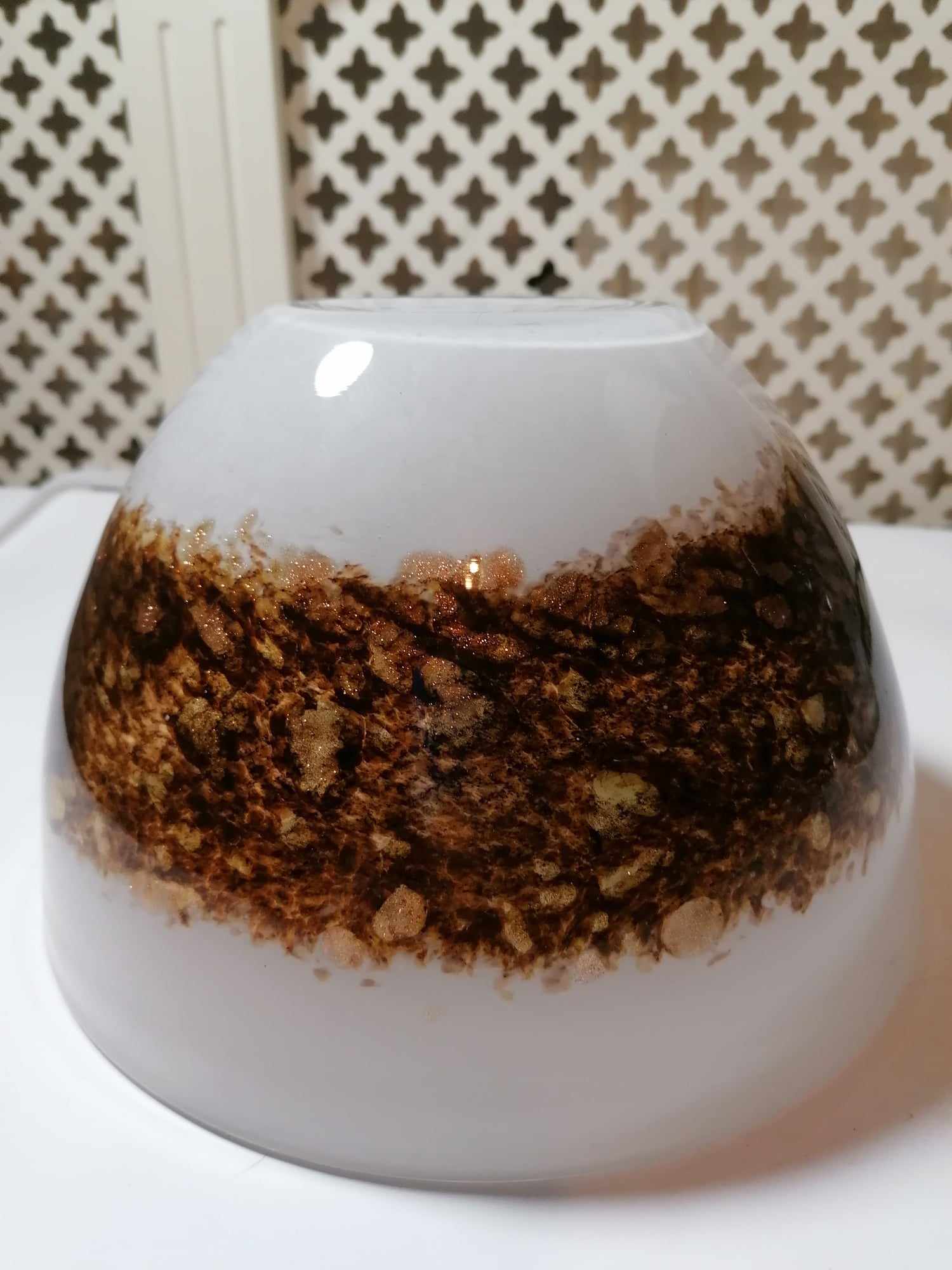 Beautiful Murano Bowl with real gold flecks. Stunning bowl. 22cm wide 14cm high 1970s