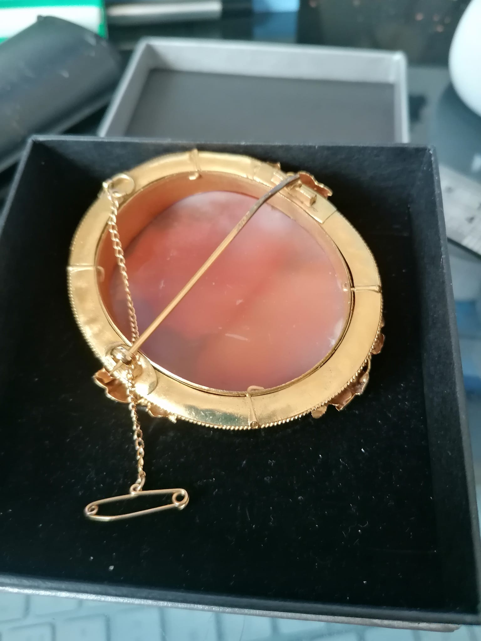 Beautiful 1900s Rolled Gold Cameo 2" high