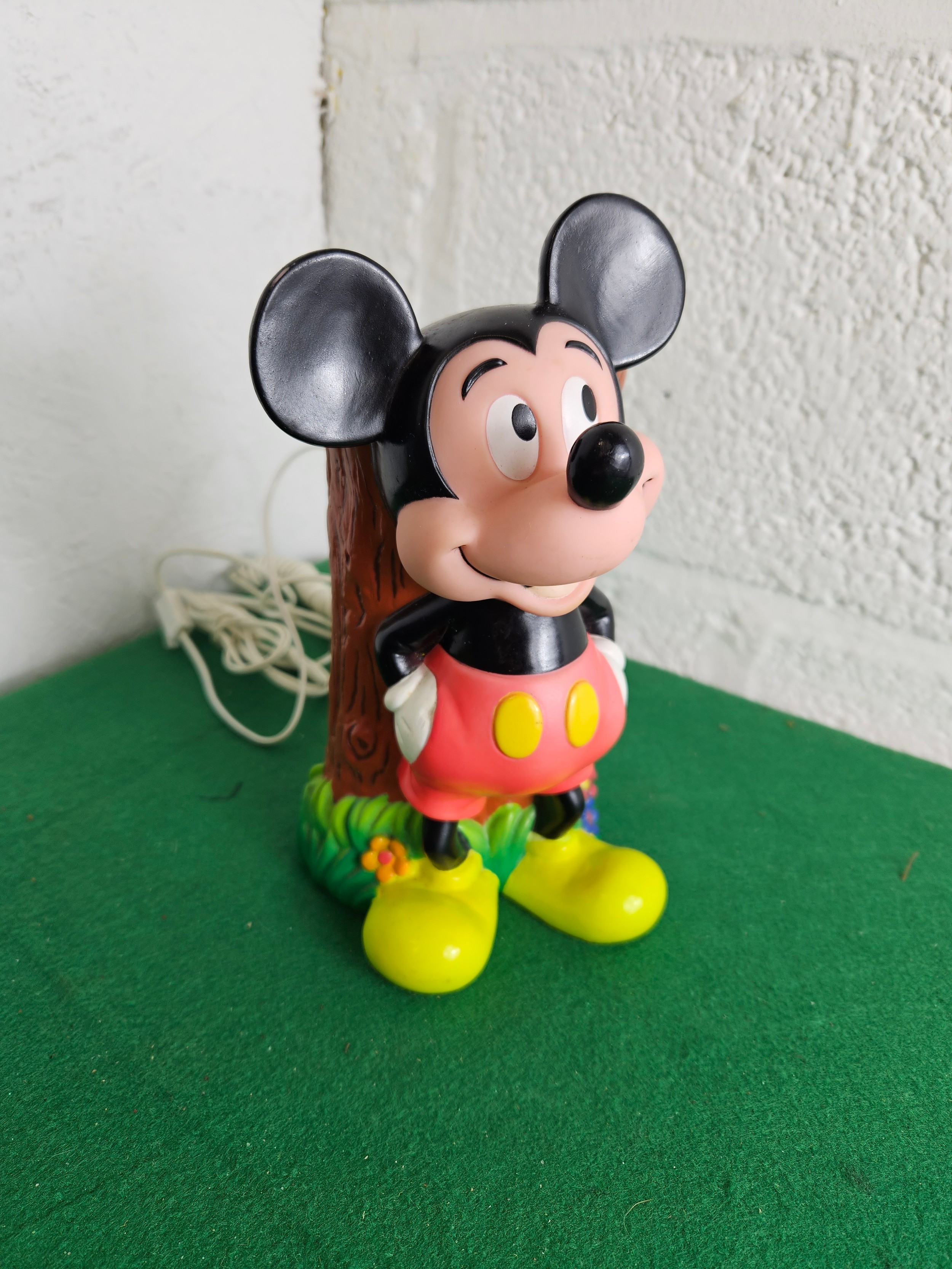 Retro Mickey Mouse Tree Stump phone 