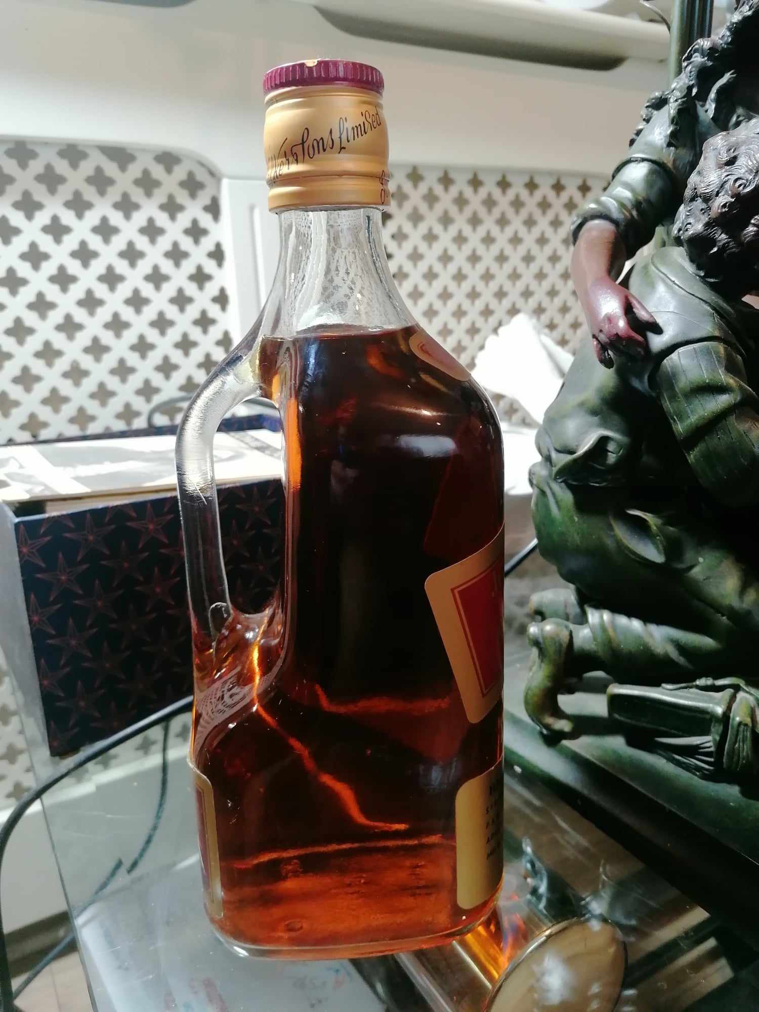 Rare 1.5 Litre Johhnie walker red label 43% with handle 