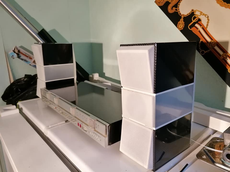Bang Olufsen BeoCentre 2000 AMP TUNER and CX100 speakers 