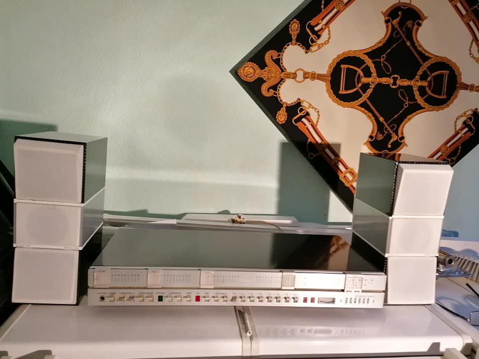 Bang Olufsen BeoCentre 2000 AMP TUNER and CX100 speakers 