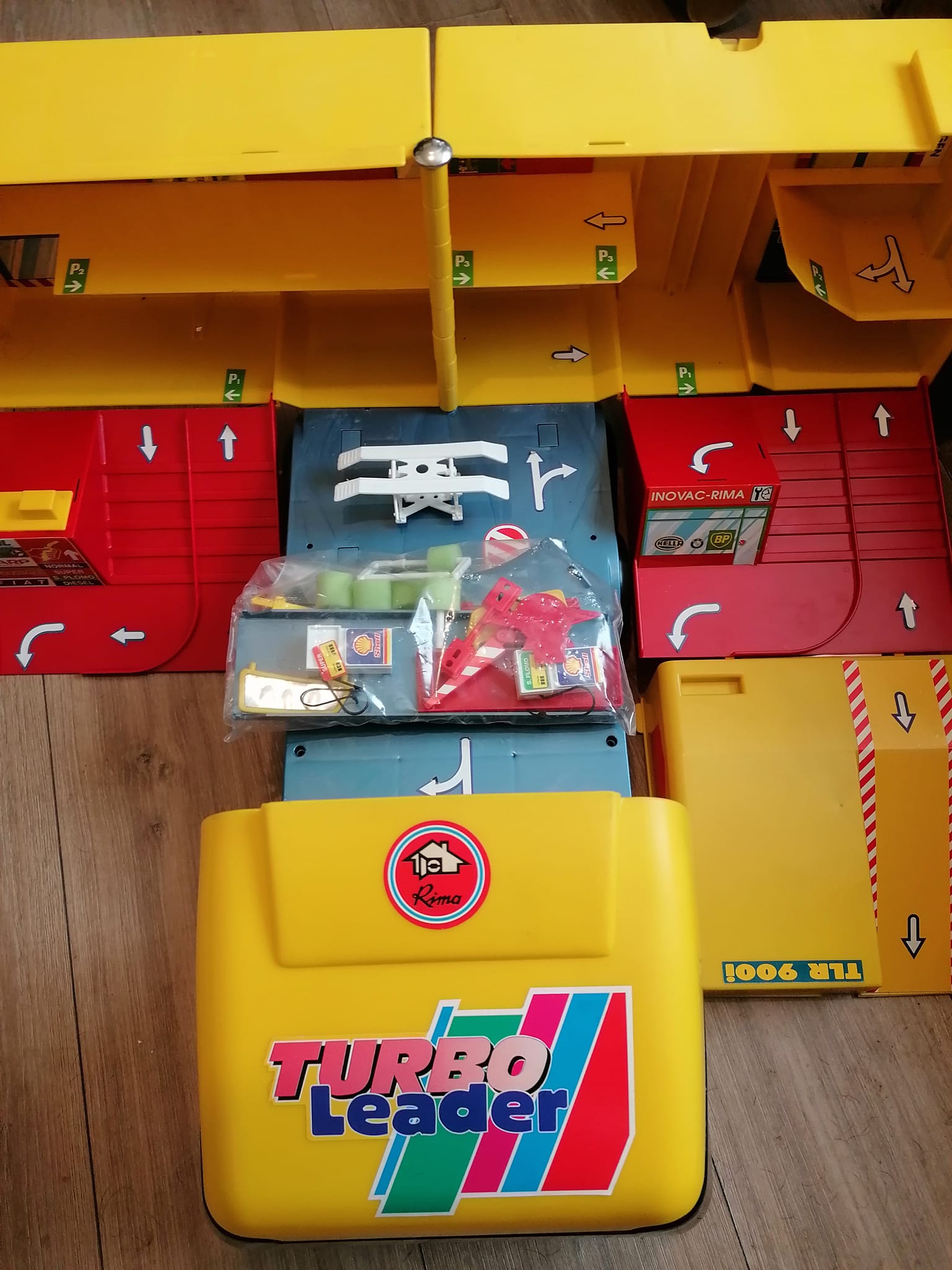 LARGE VINTAGE RIMA SPAIN TURBO LEADER PLAYTRUCK GARAGE 1980s  