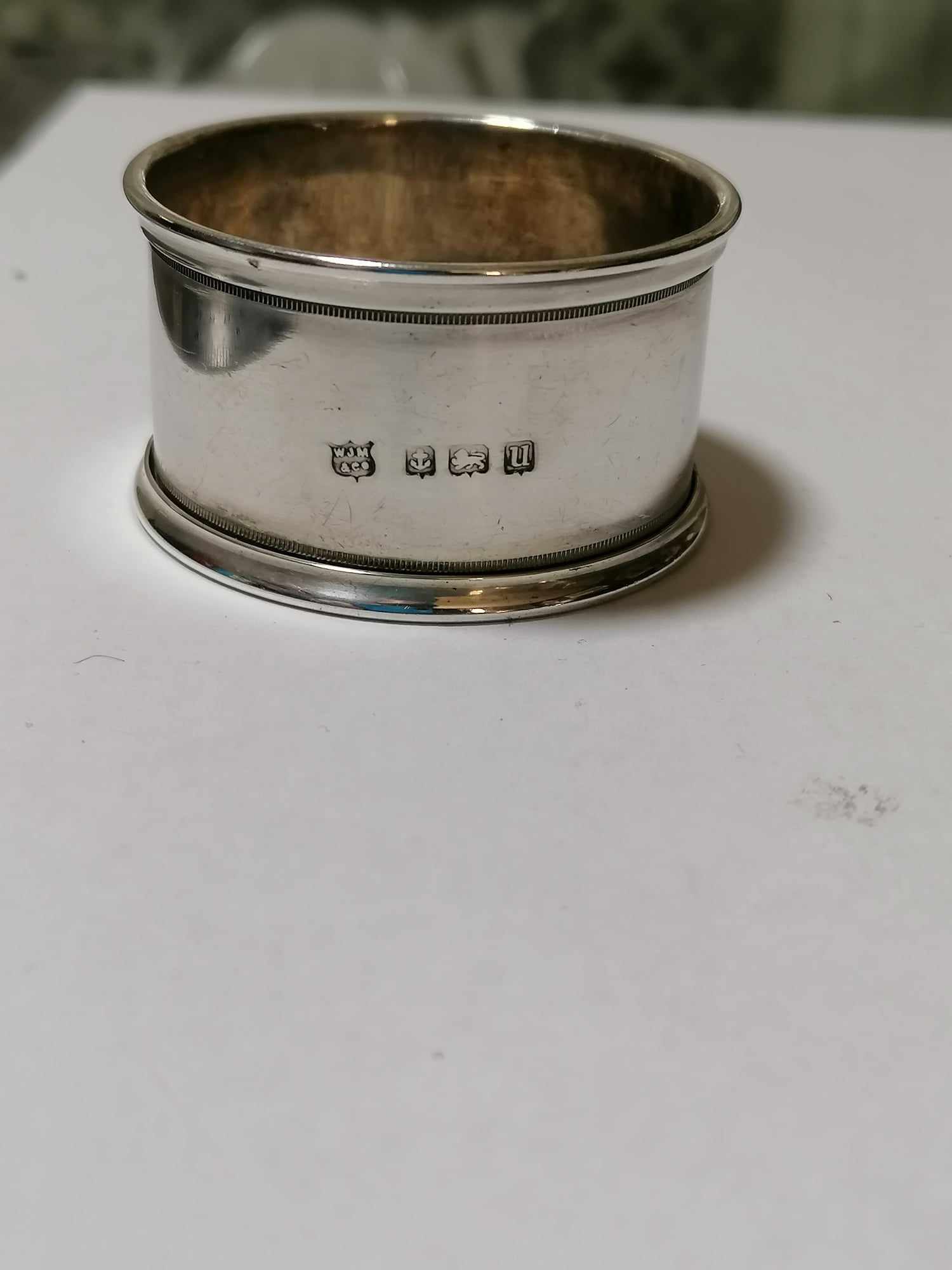 W J MYATT & SONS Solid Silver napkin Ring Birmingham 1919 weighs 14g Plain