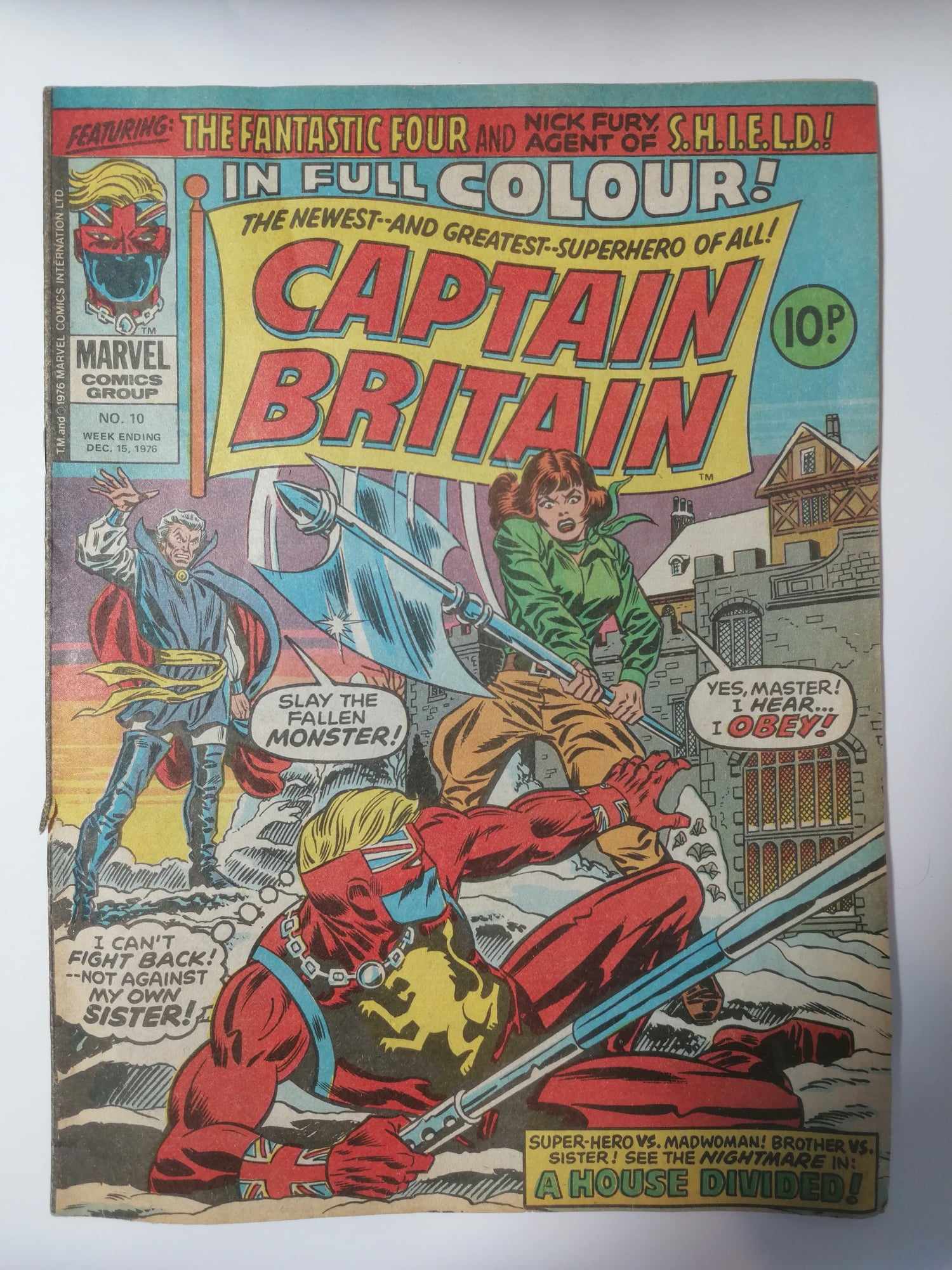 MARVEL CAPTAIN BRITAIN  #10 1976 BRONZE AGE 