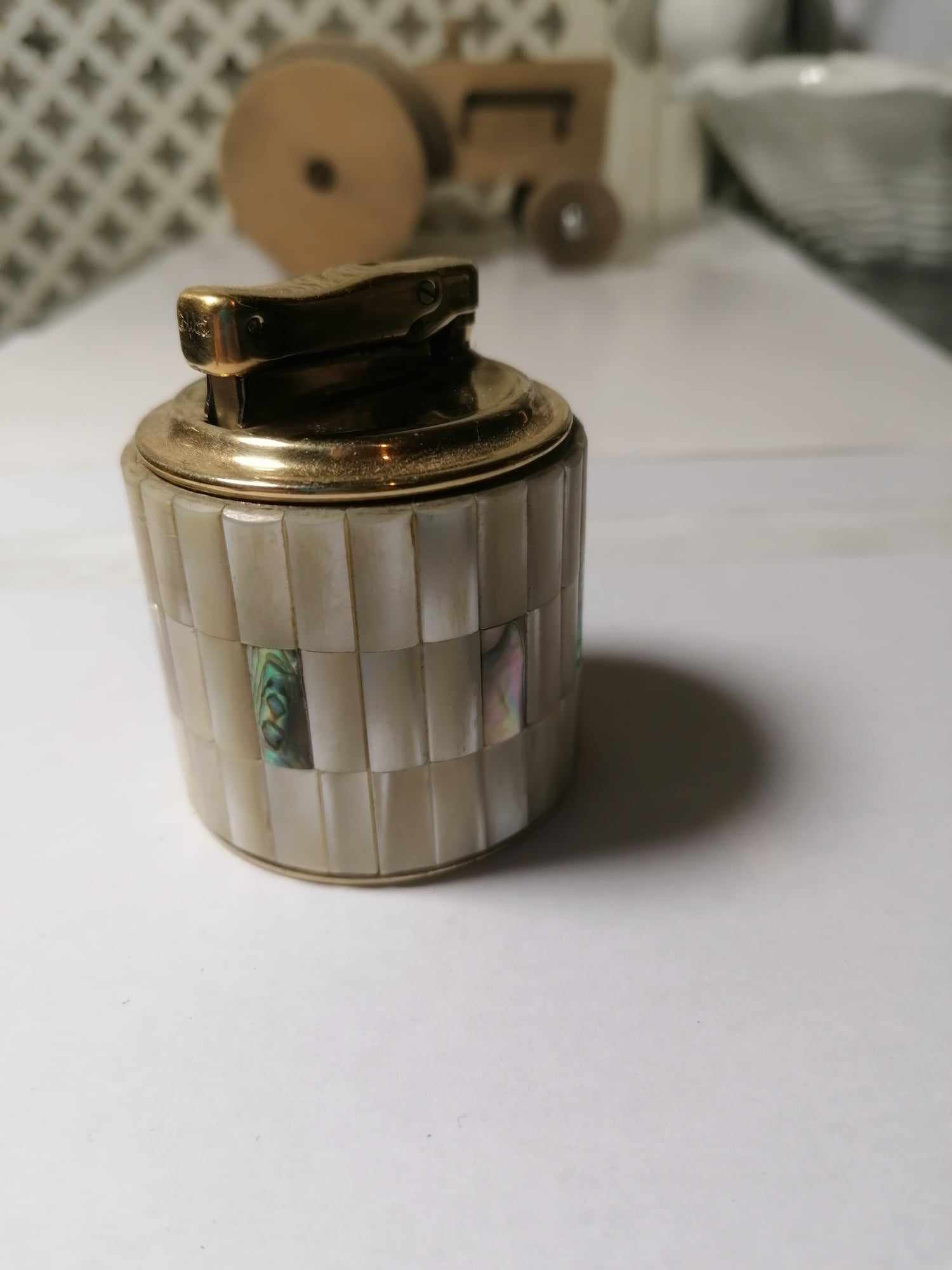 Mother of Pearl COLiBri Monopol table lighter 40s/50s Nice condition