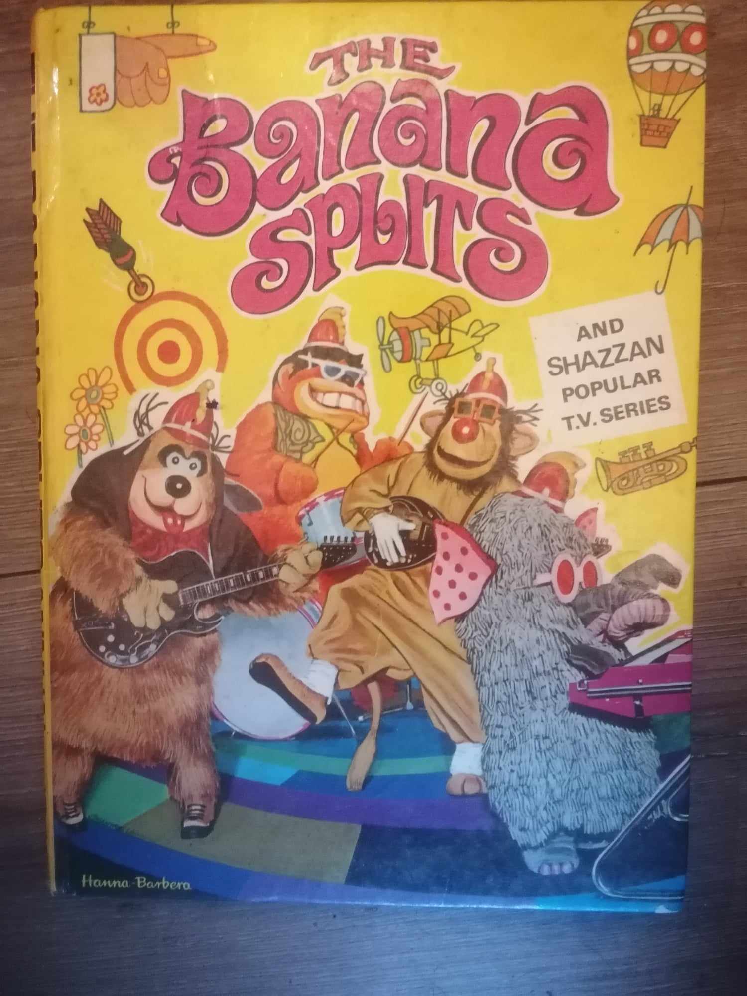 RARE The banana splits and Shazzan childrens book 1968 some wear
