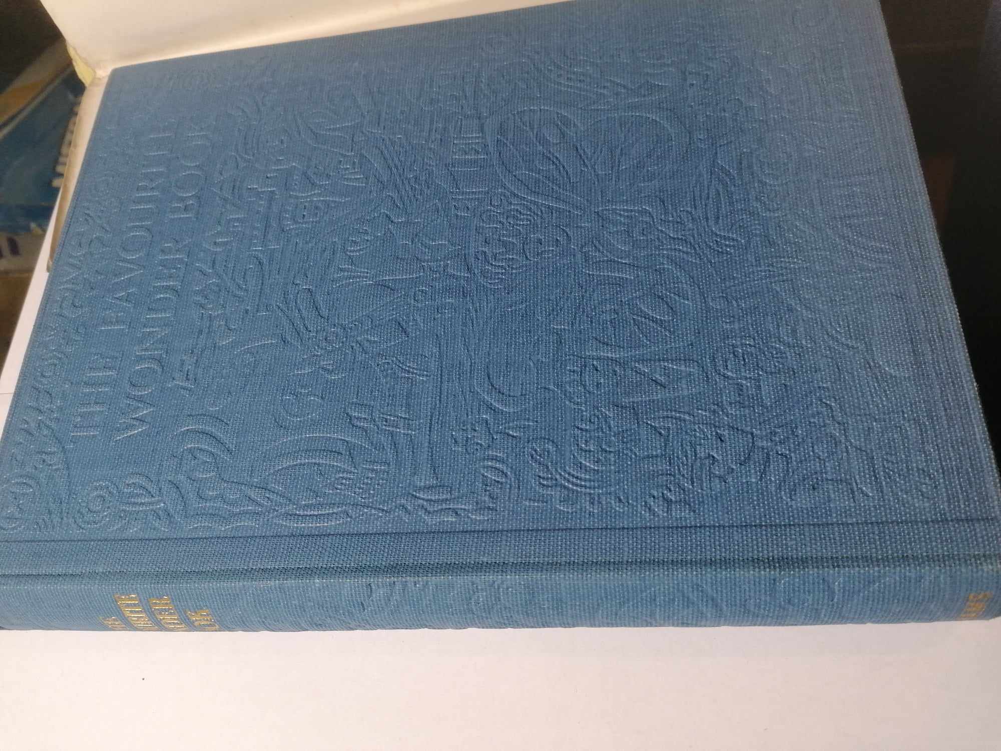 1946 The Favourite Wonder Book MILNE A A, FARJEON Eleanor, NESBIT E et al with dust cover Excellent condition 