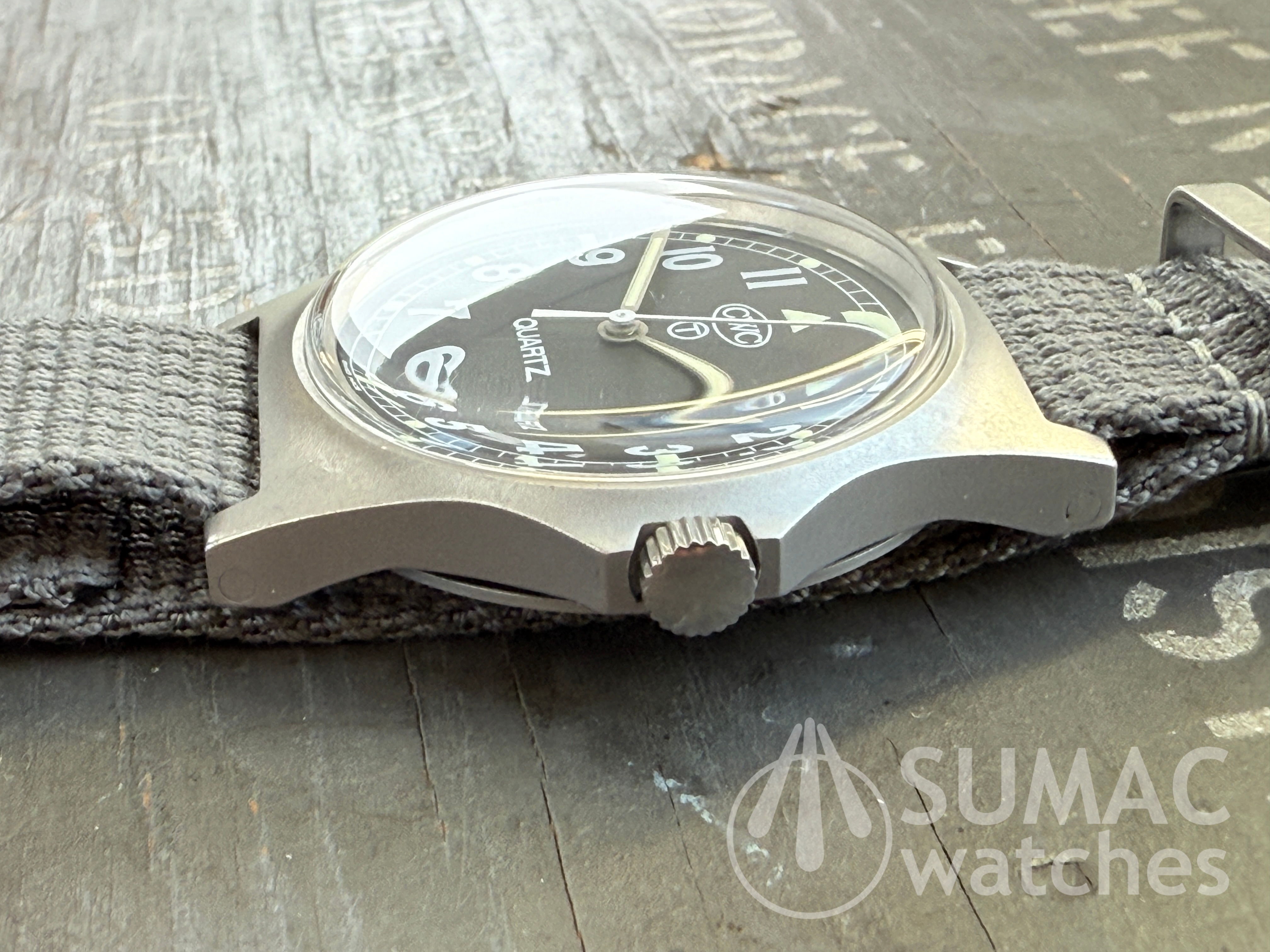 1990 CWC G10 Royal Navy (0552) issue quartz field watch 