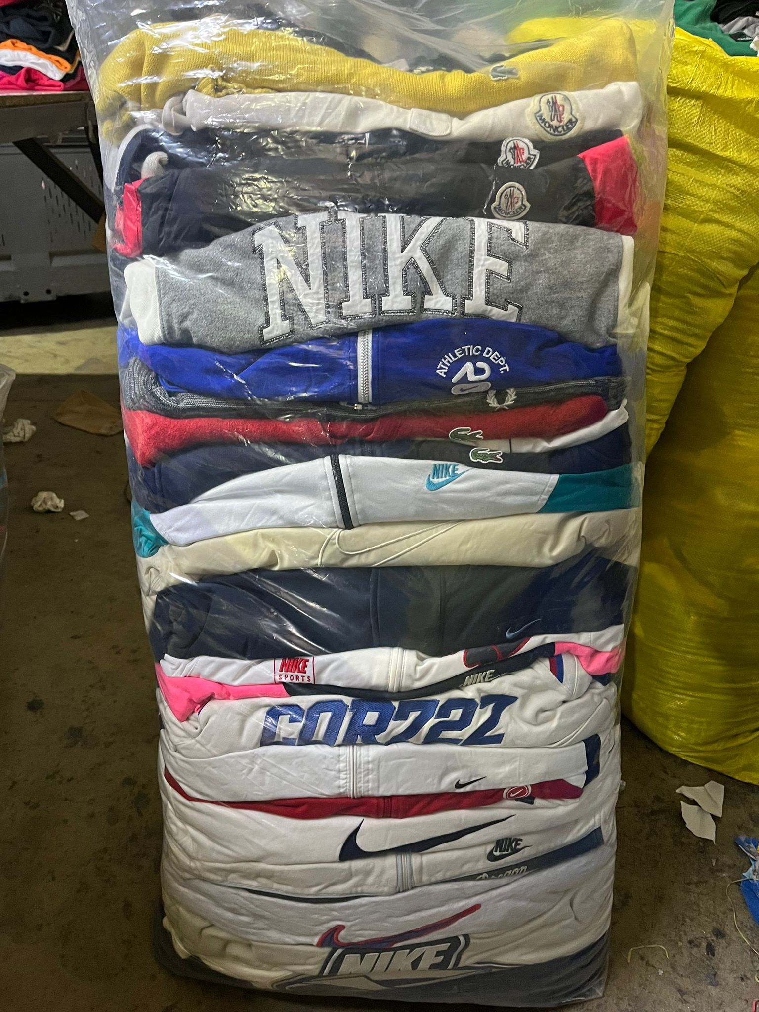 BALA  DE 25 KG ROPA DE MARCA PREMIUM