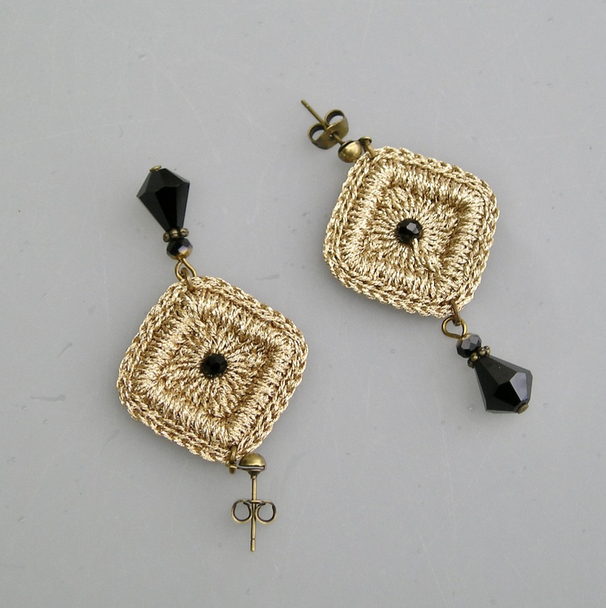 Boucles d'oreilles au crochet Losange noir et doré