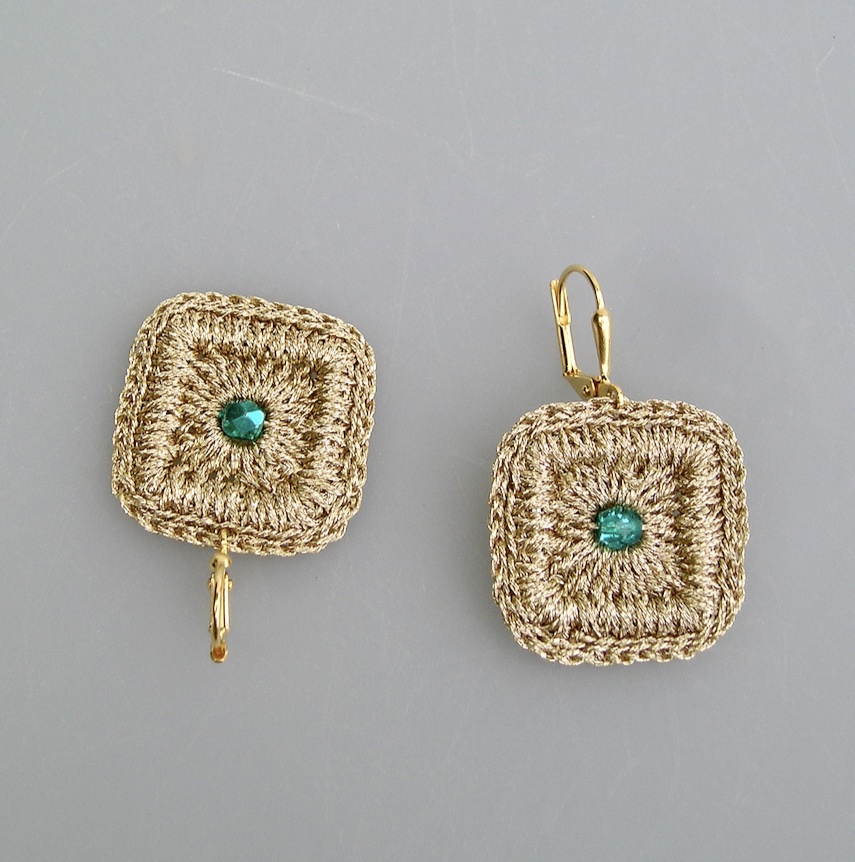 Boucles d'oreilles au crochet SQUARE doré