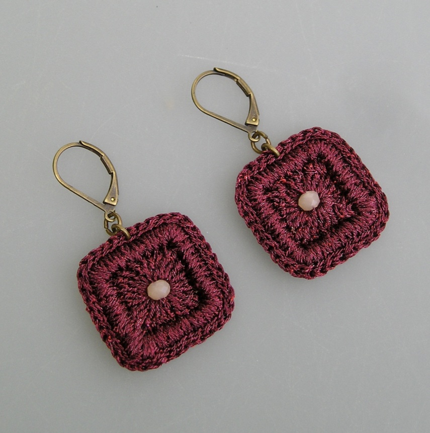 Boucles d'oreilles au crochet SQUARE bordeaux