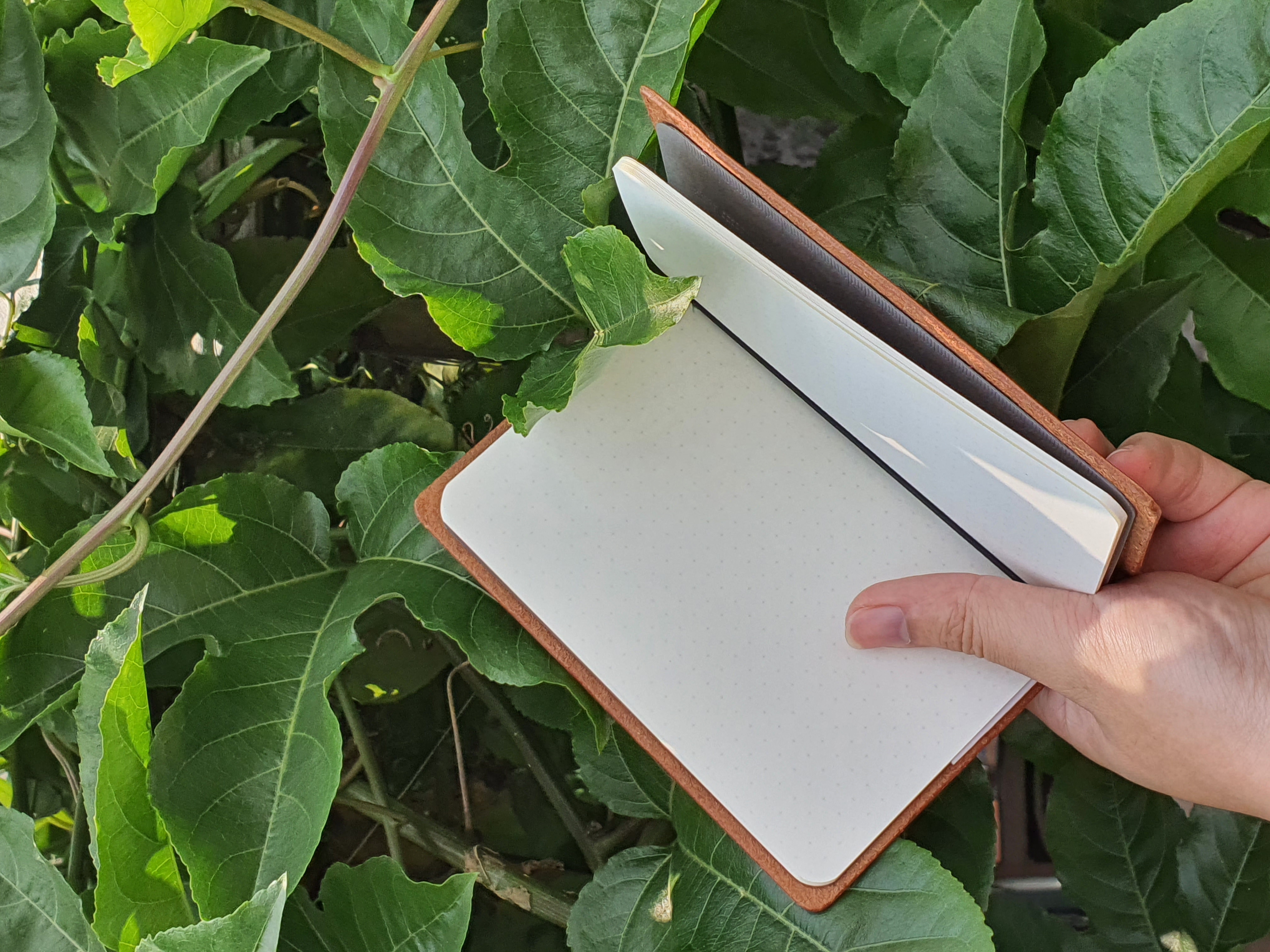 The laurel - An A6 notebook journal leather cover