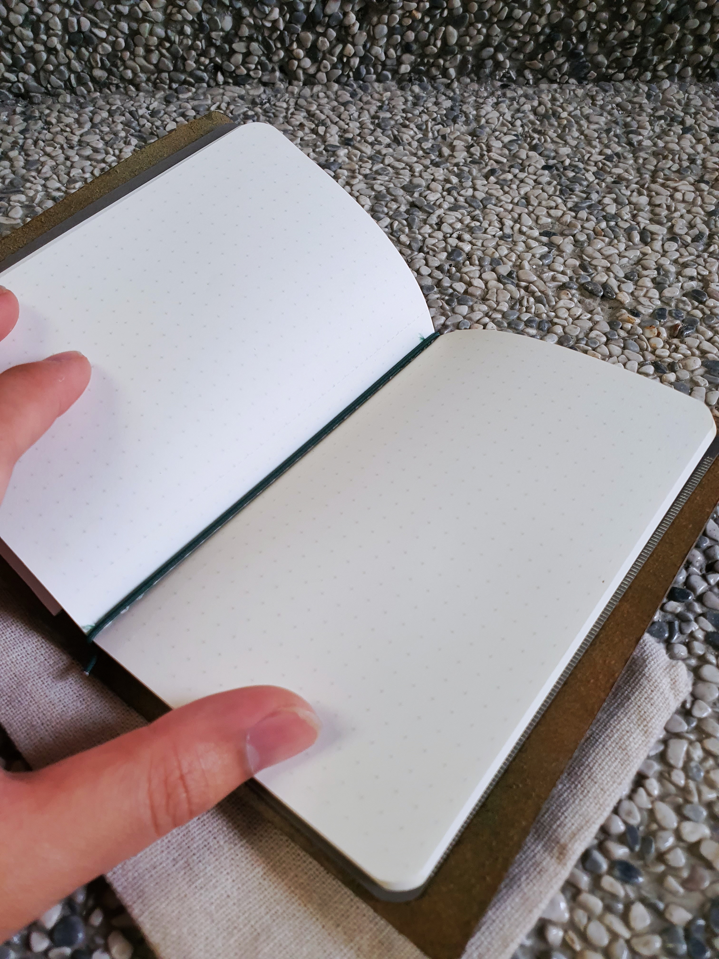 The laurel - An A6 notebook journal leather cover