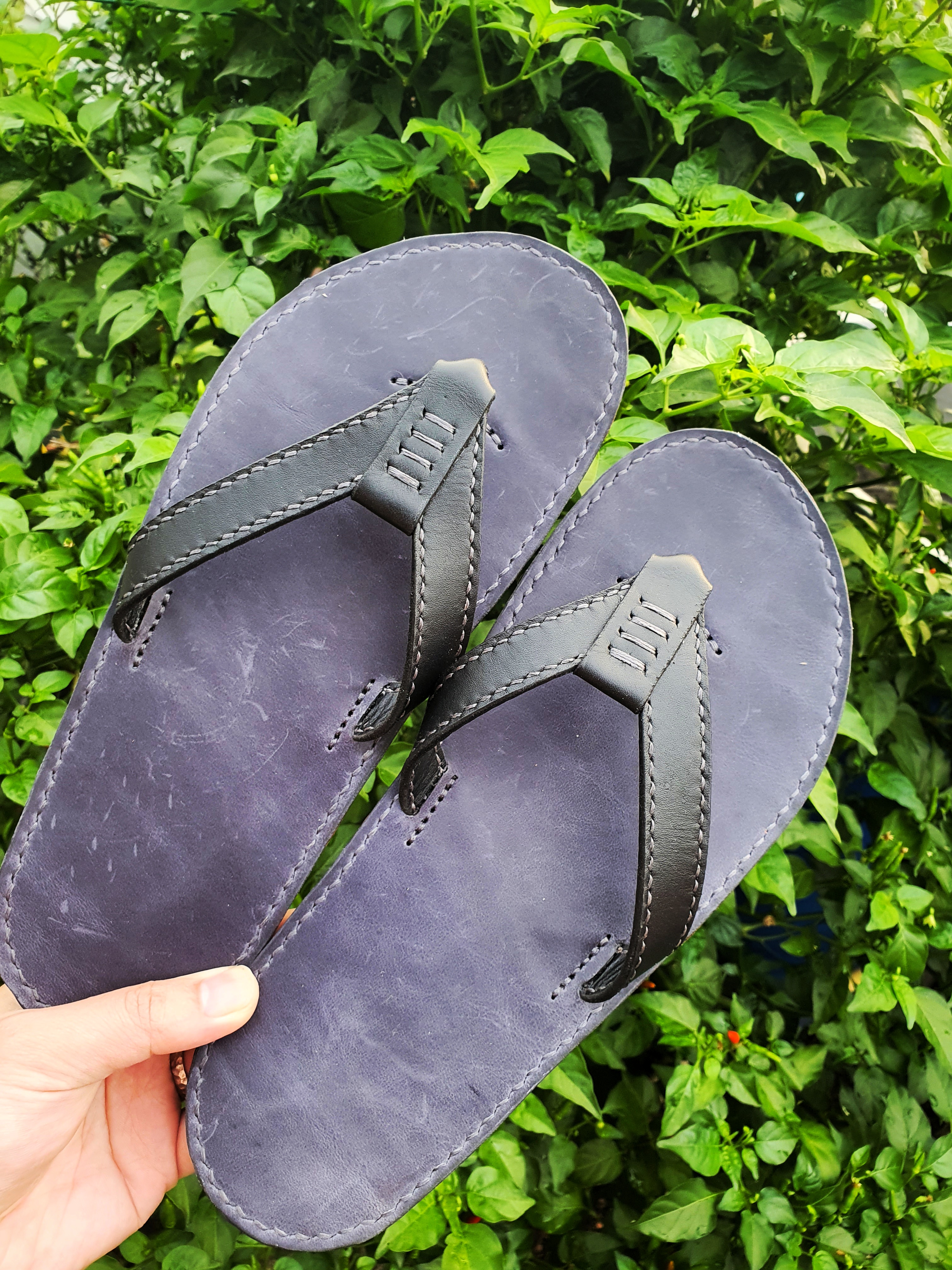 The Snow - A pair of handcrafted leather slippers